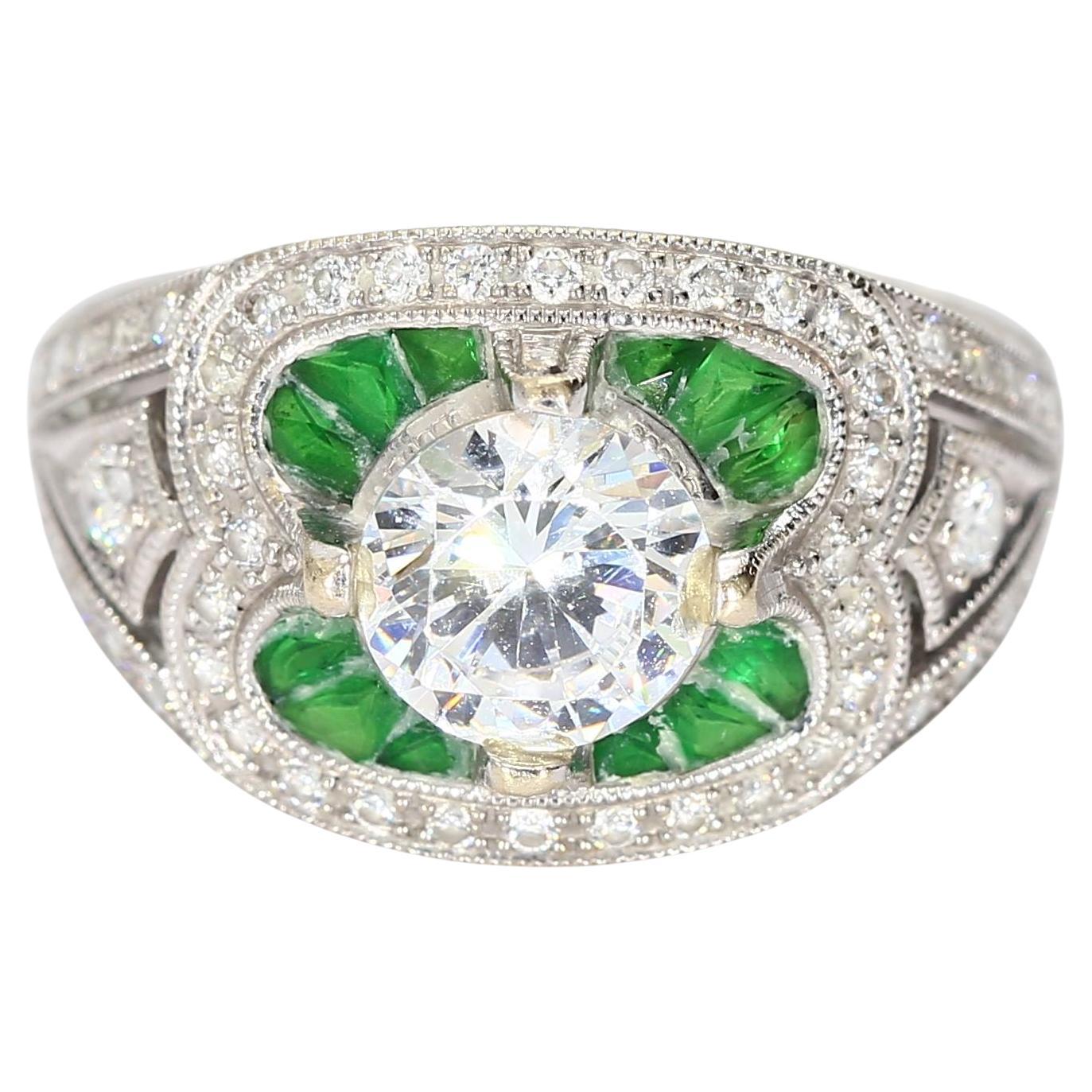 Bague semi-montante en or blanc 18 carats centre CZ, accents de pierre verte et filigrane