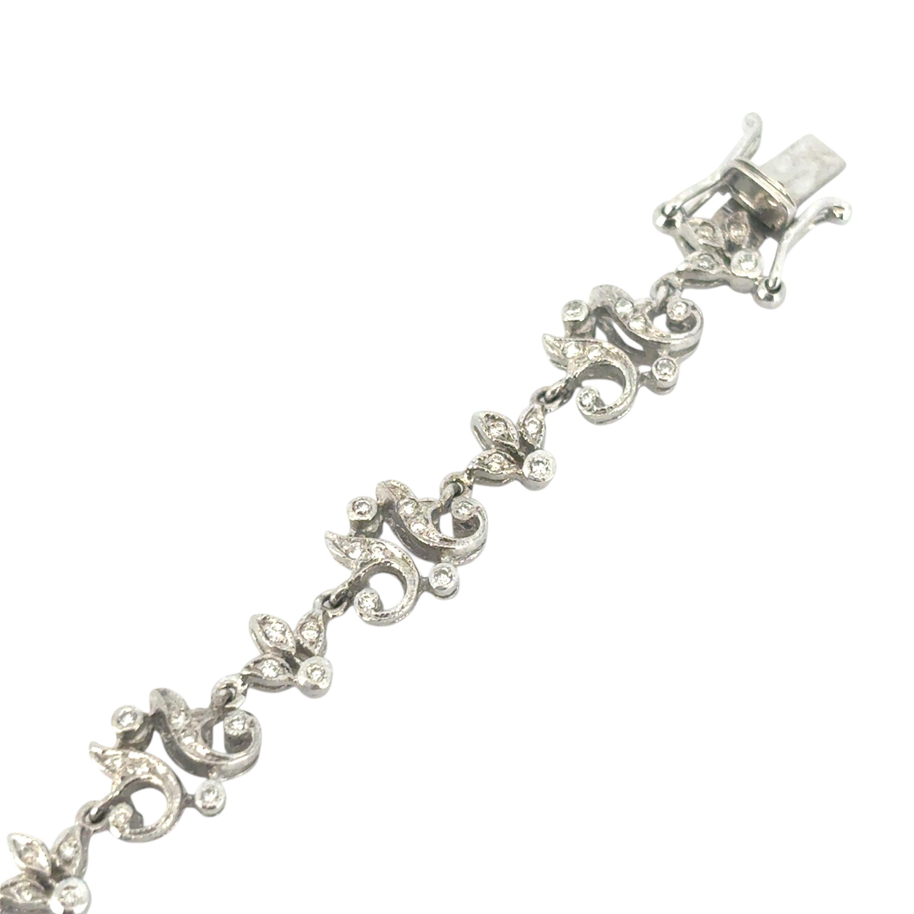 Collana floreale in oro bianco 18k con diamanti da 2,63 carati circa in vendita 4