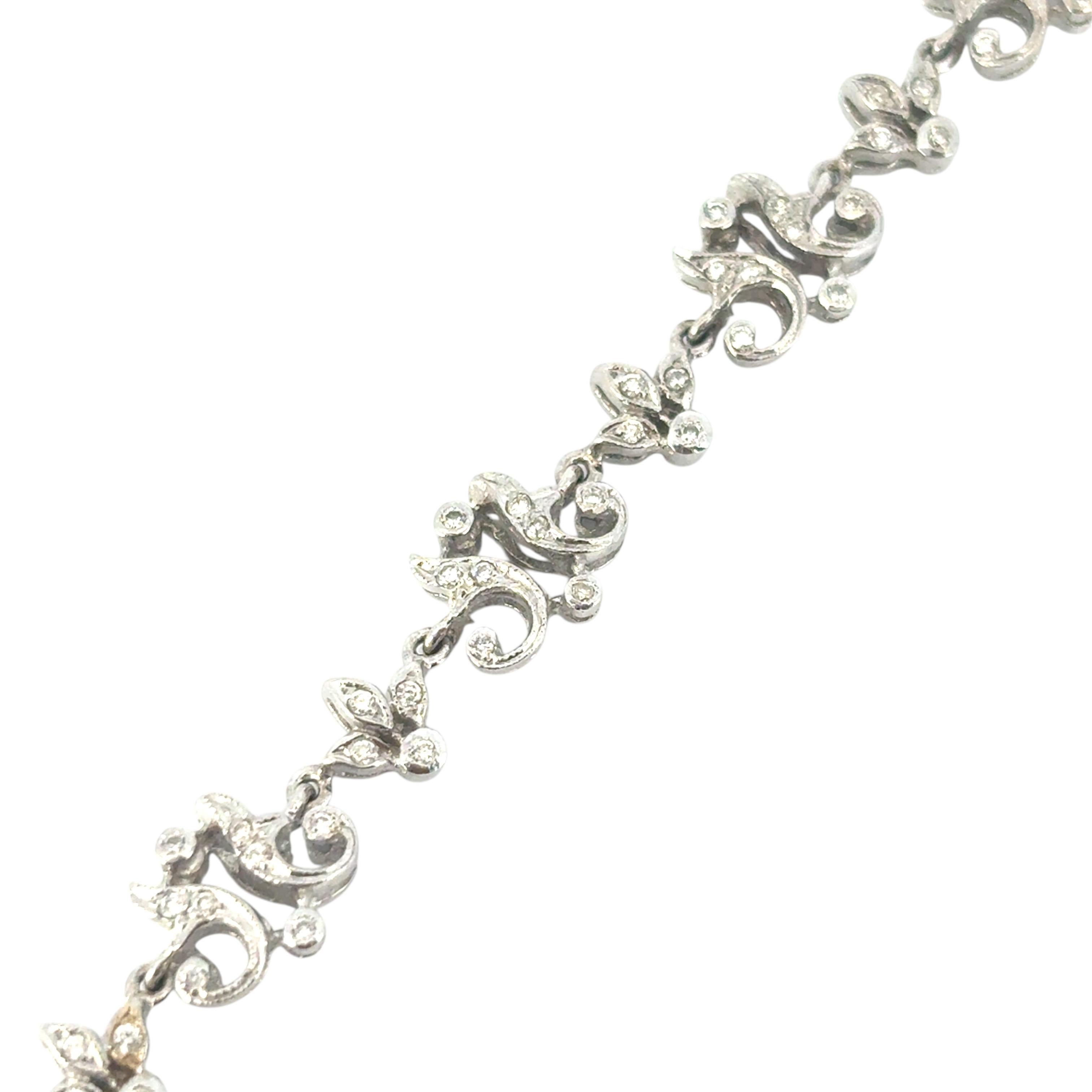 Collana floreale in oro bianco 18k con diamanti da 2,63 carati circa in vendita 5