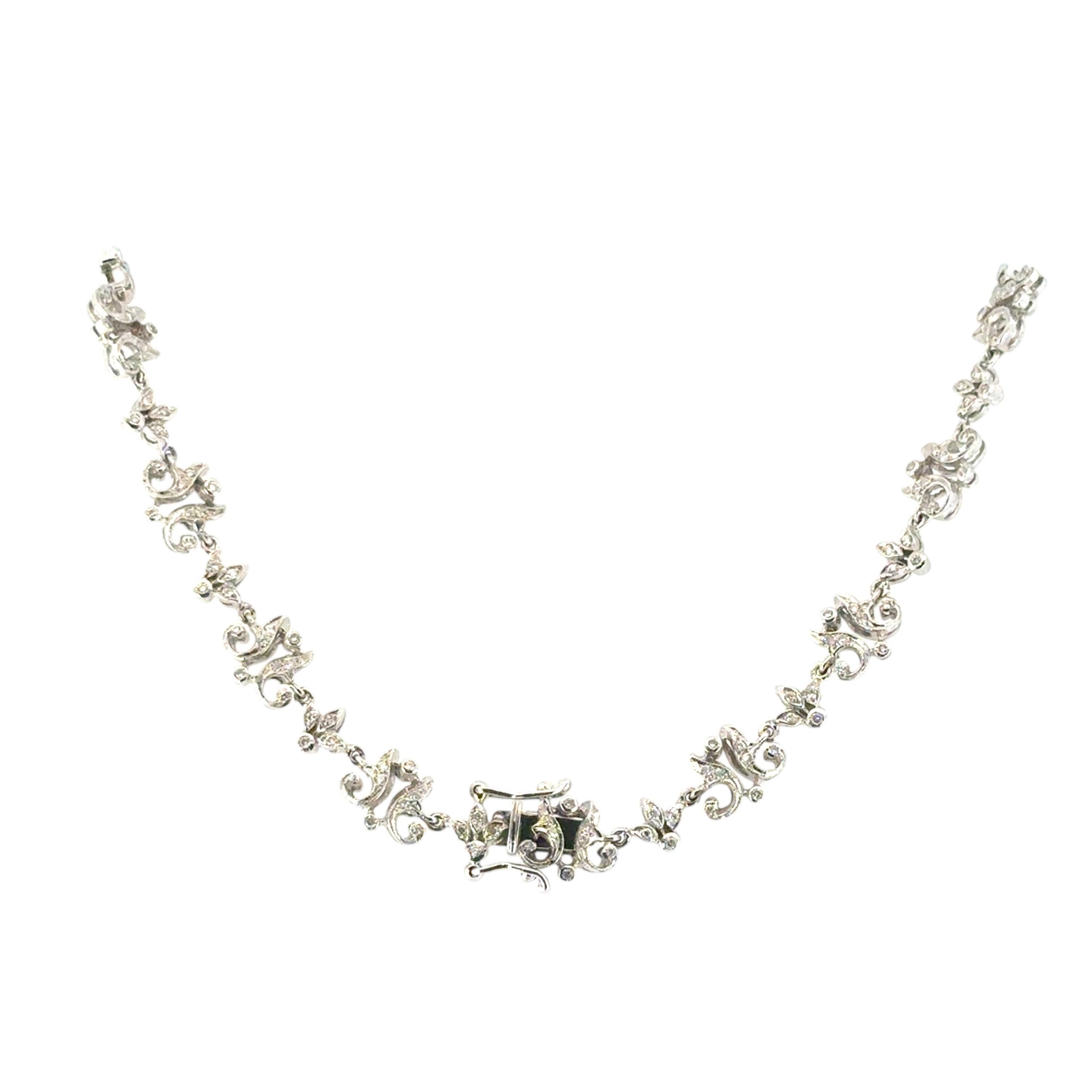 Collana floreale in oro bianco 18k con diamanti da 2,63 carati circa in vendita 2