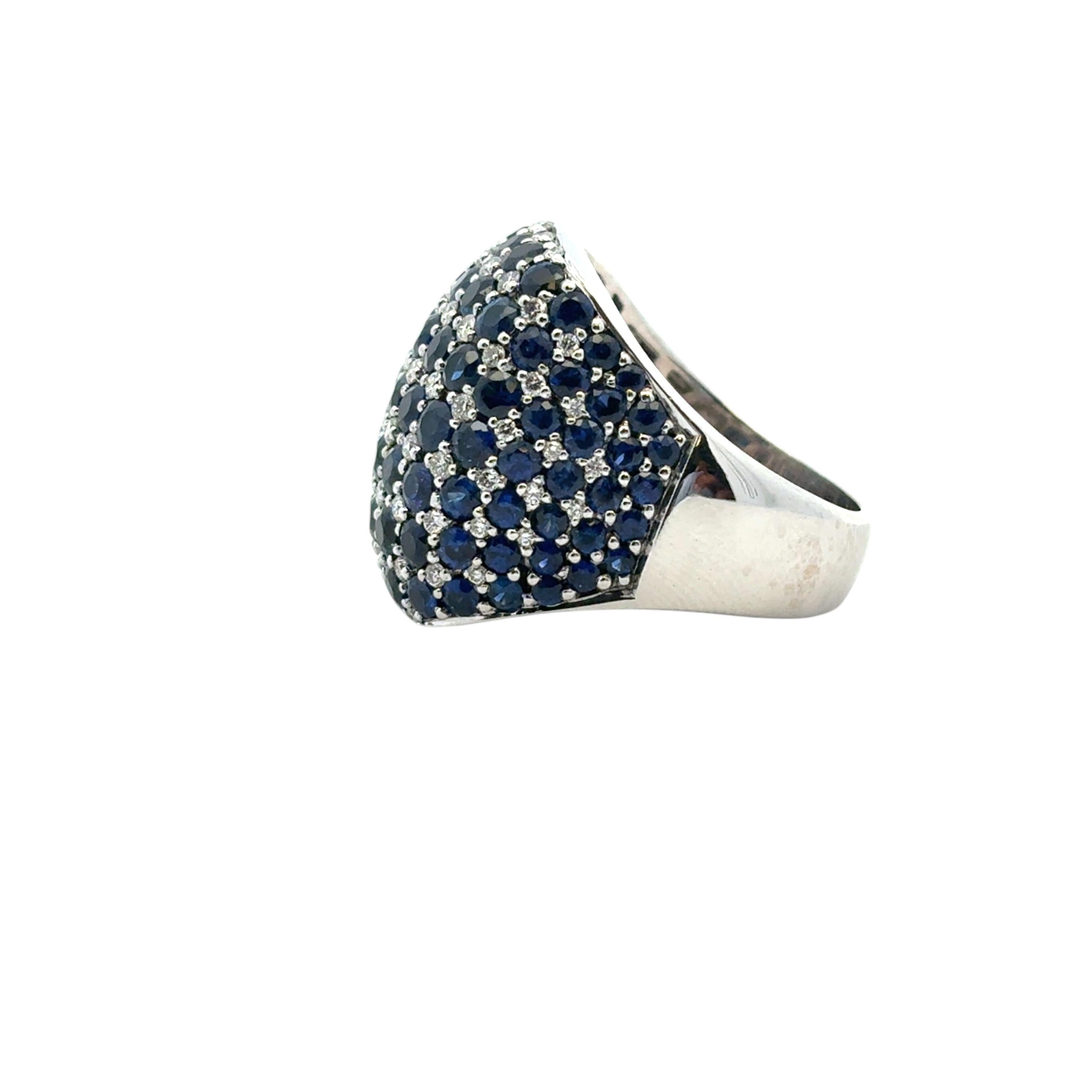 Anillo Cúpula Oro Blanco 18k aprox. 4,94ctw Zafiros Azules 0,72ctw Diamantes Naturales en venta 4