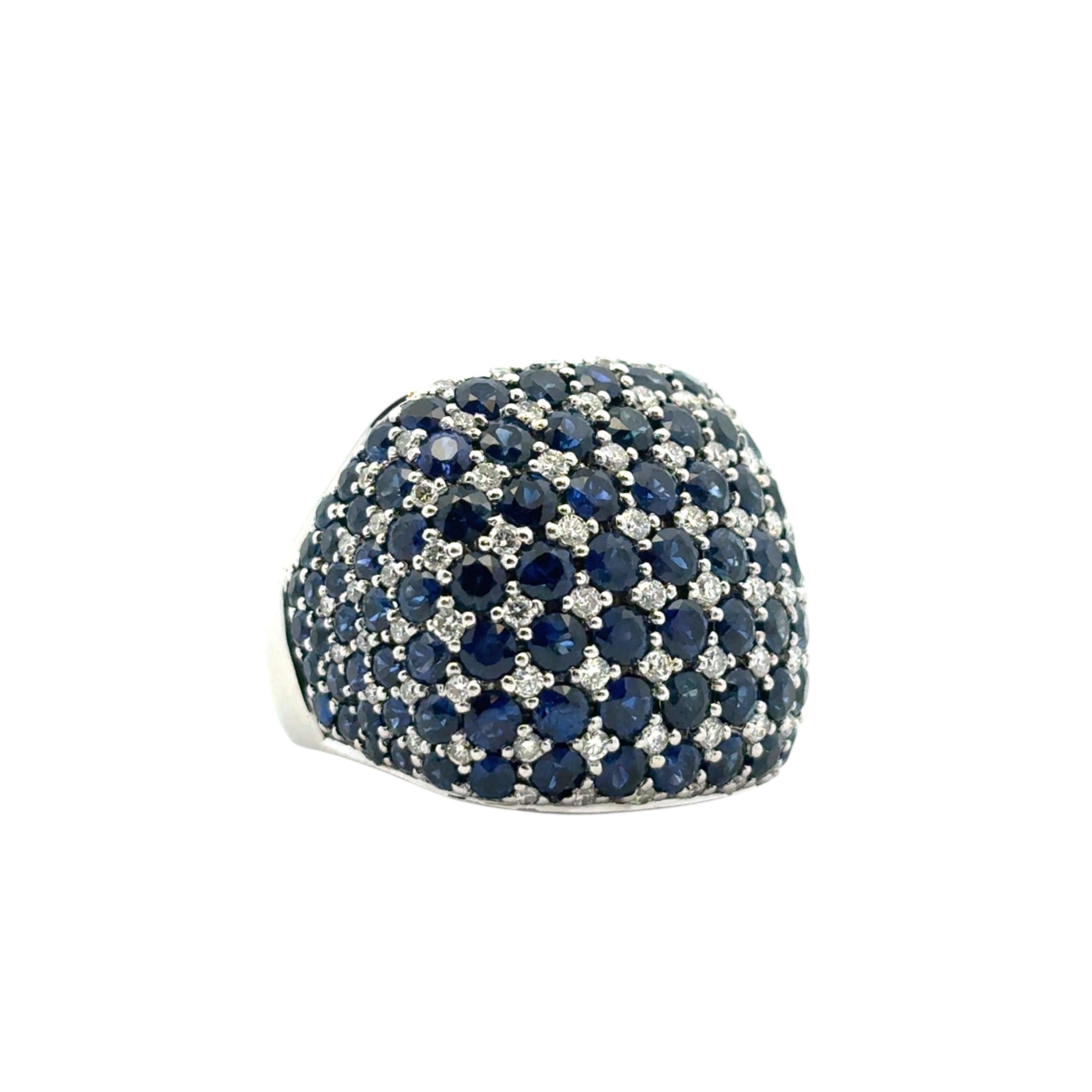 Anillo Cúpula Oro Blanco 18k aprox. 4,94ctw Zafiros Azules 0,72ctw Diamantes Naturales Moderno en venta