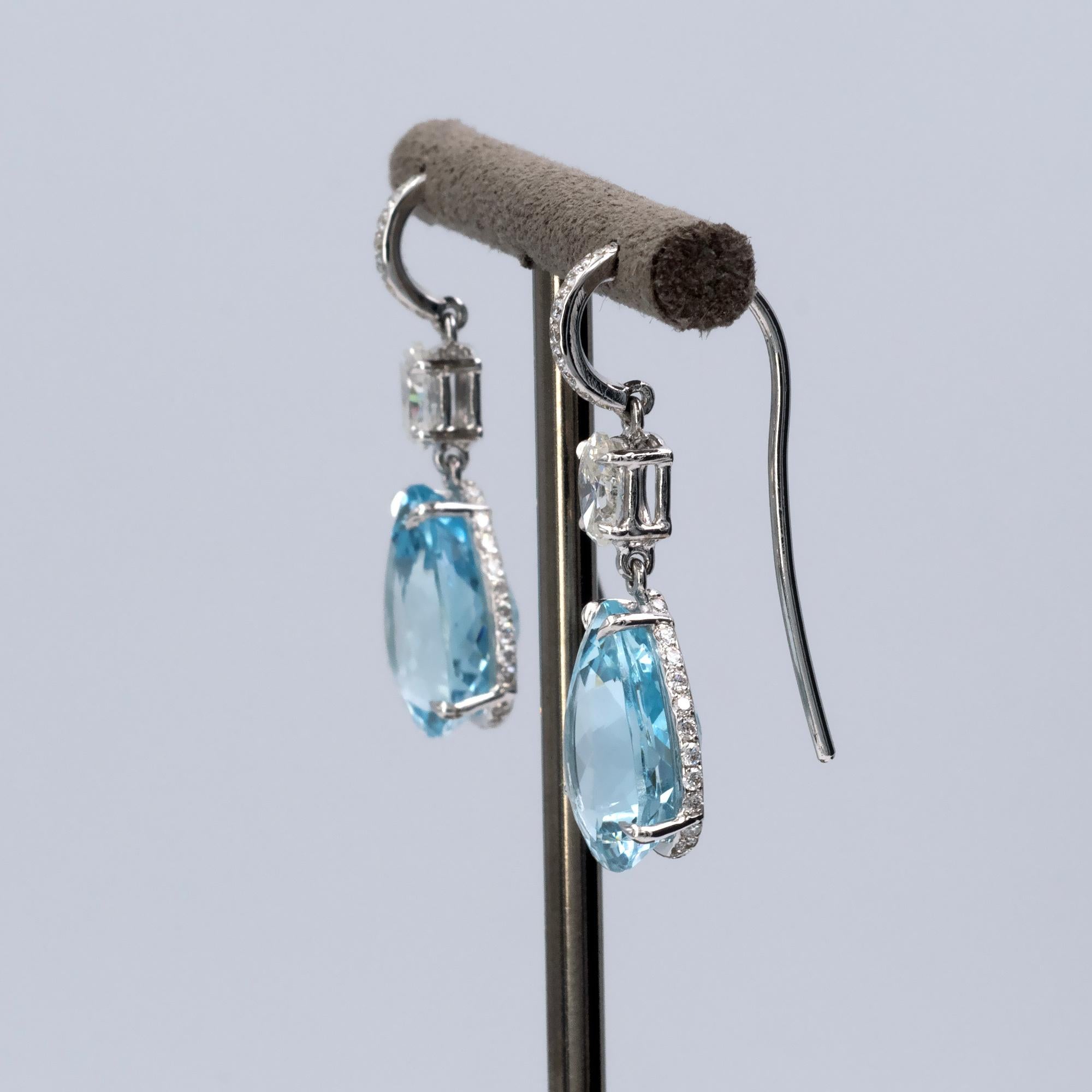 Ohrhänger aus 18 Karat Weißgold mit Aquamarin und Diamanten Damen im Angebot