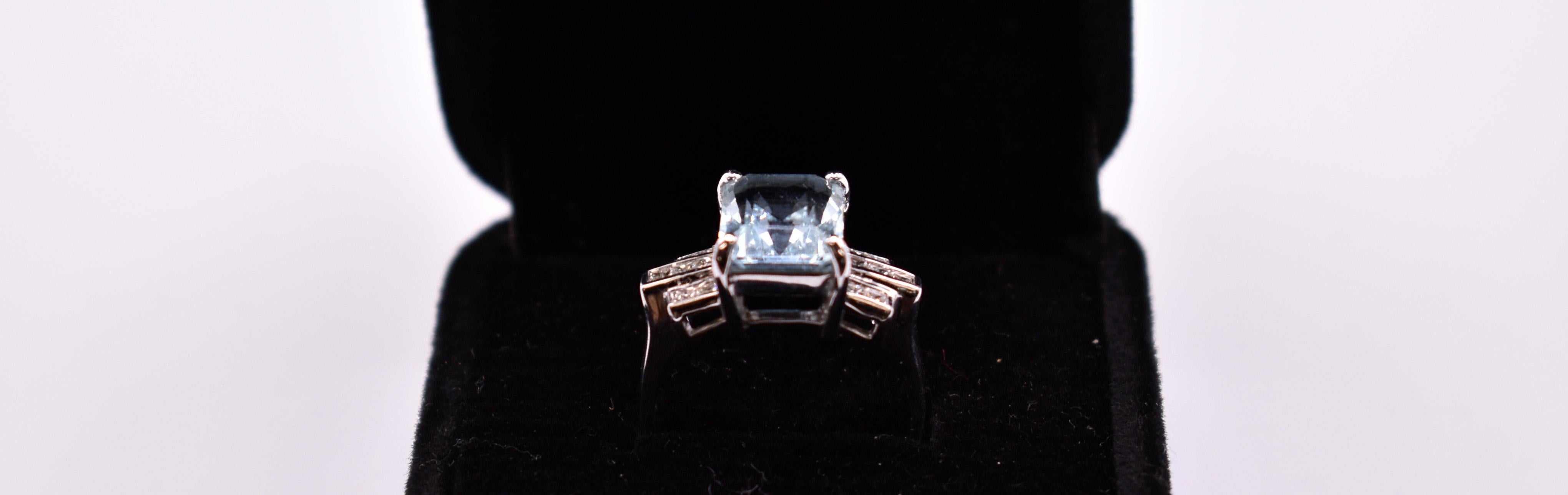 18K White Gold Aquamarine & Diamond Ring For Sale 1