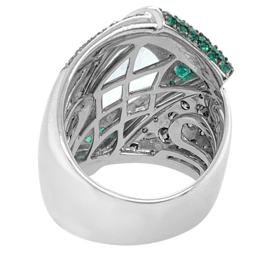 18K White Gold 5.48ct Aquamarine, Emerald, and Diamond Ring In New Condition For Sale In New York, NY