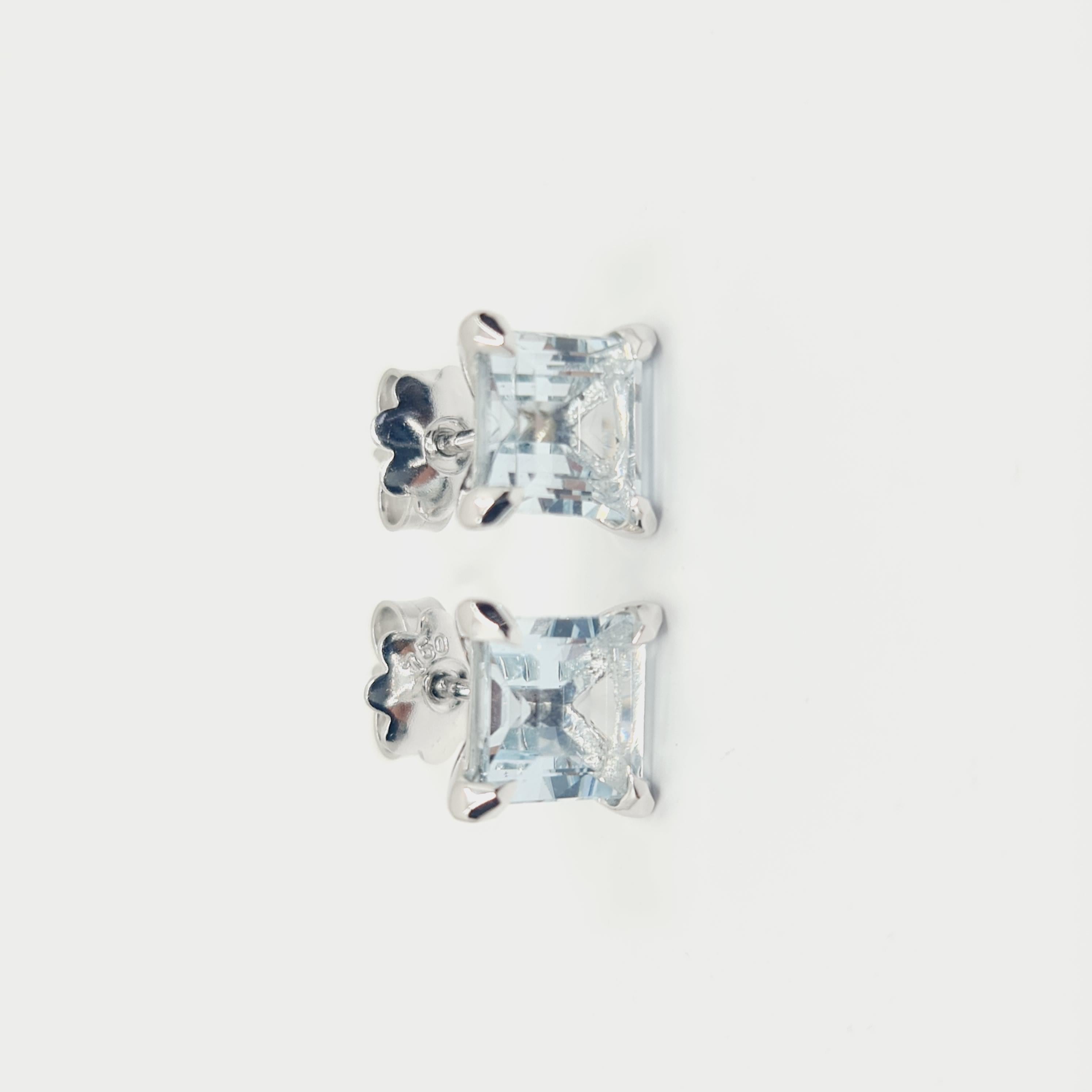 18K White Gold Aquamarine Studs 3.60 Carat 1.1x1.1cm In New Condition In Darmstadt, DE