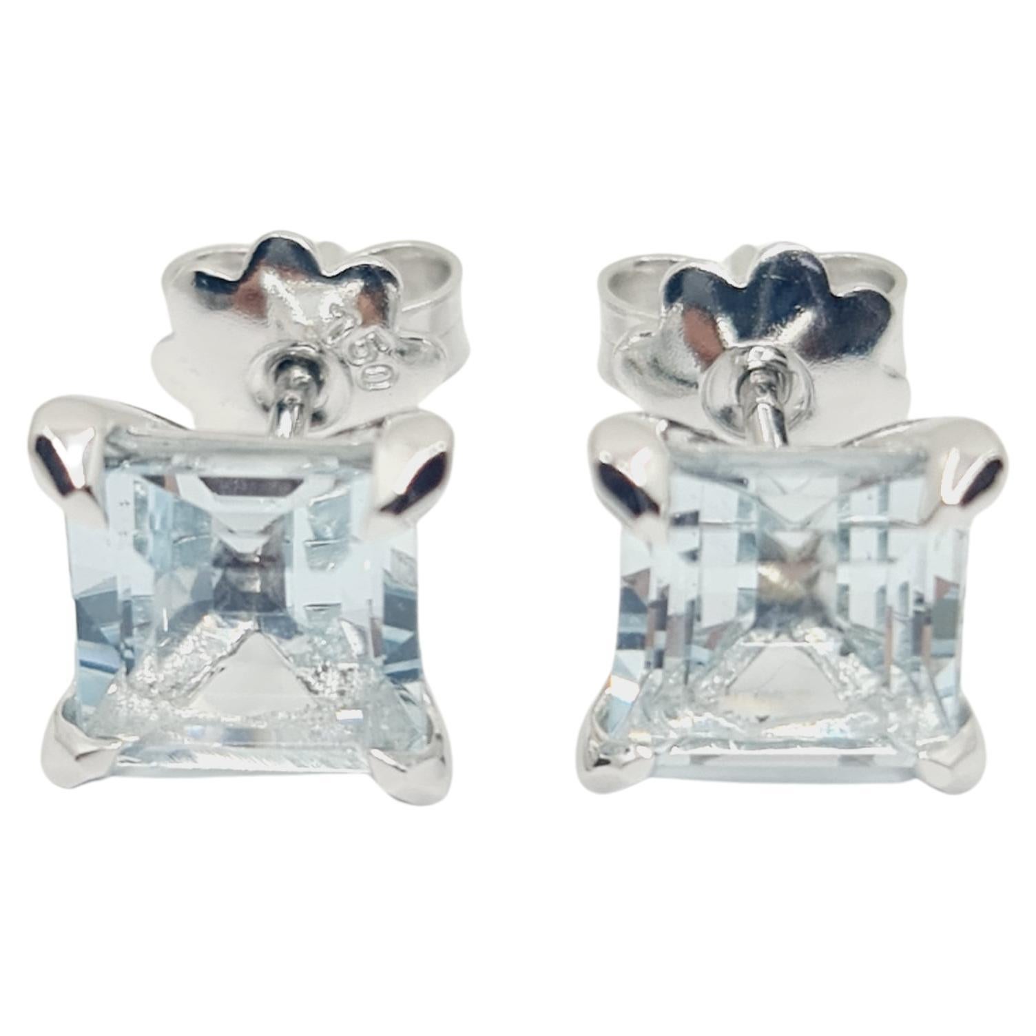 18K White Gold Aquamarine Studs 3.60 Carat 1.1x1.1cm