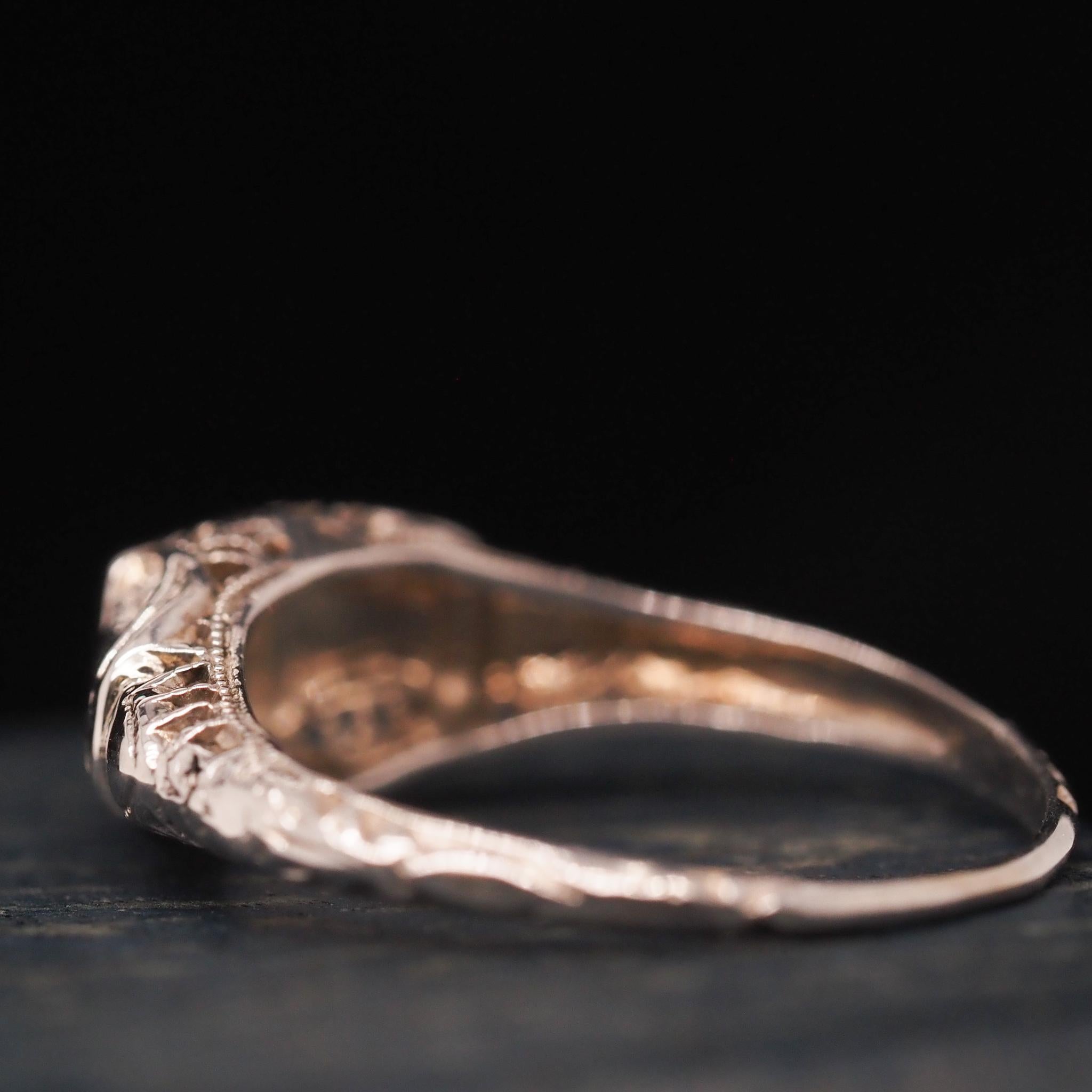 18K White Gold Art Deco Diamond Engagement Ring In Good Condition For Sale In Hicksville, NY