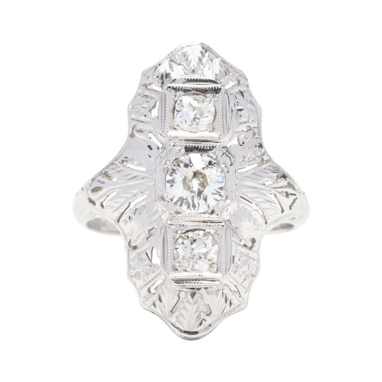 18k White Gold Art Deco Diamond Ring For Sale at 1stDibs