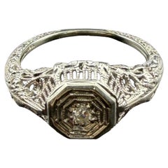 18k White Gold Art Deco Diamond Ring