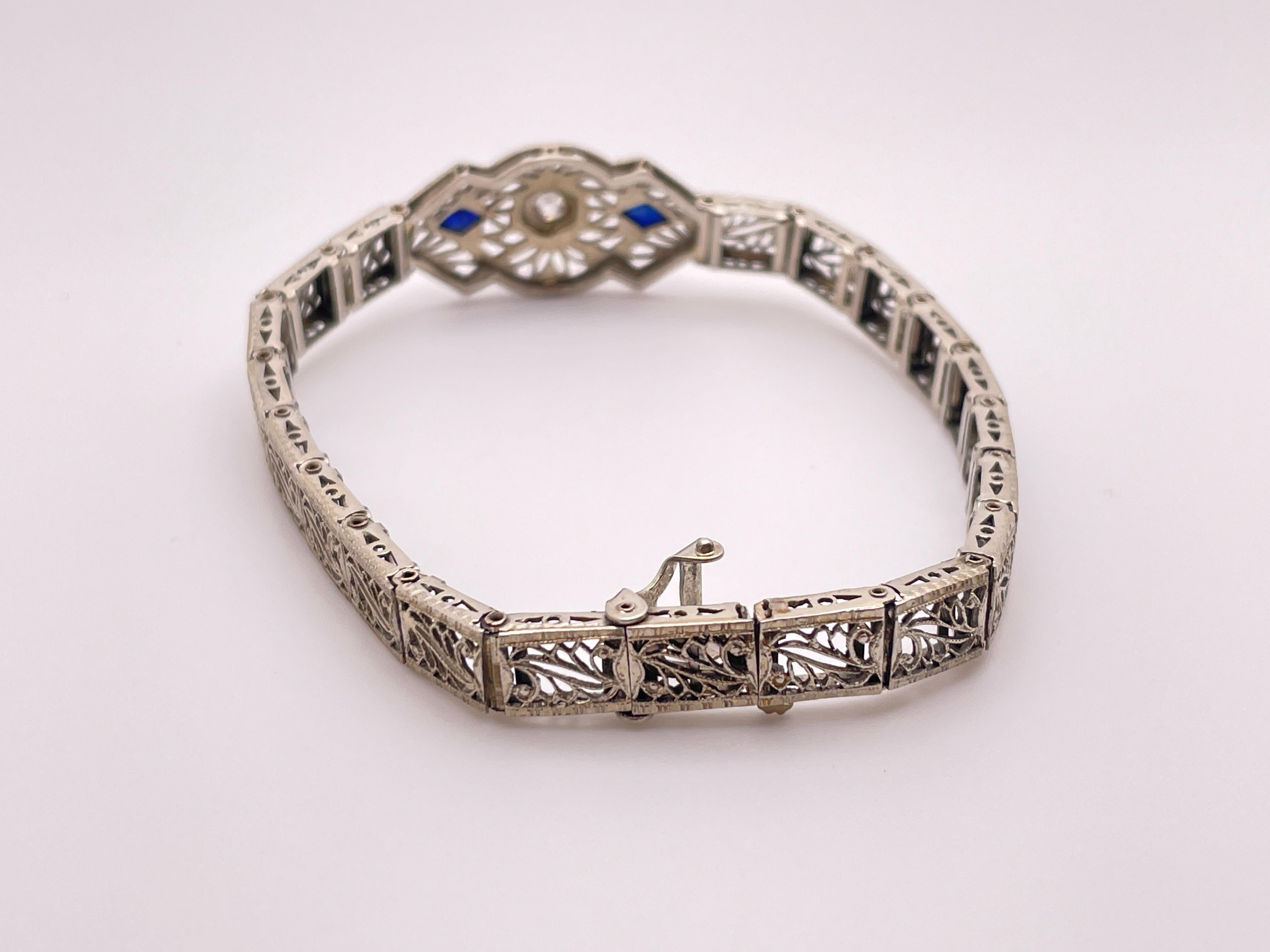 Bracciale Art Deco in oro bianco 18 carati con diamanti e zaffiri in filigrana in vendita 7