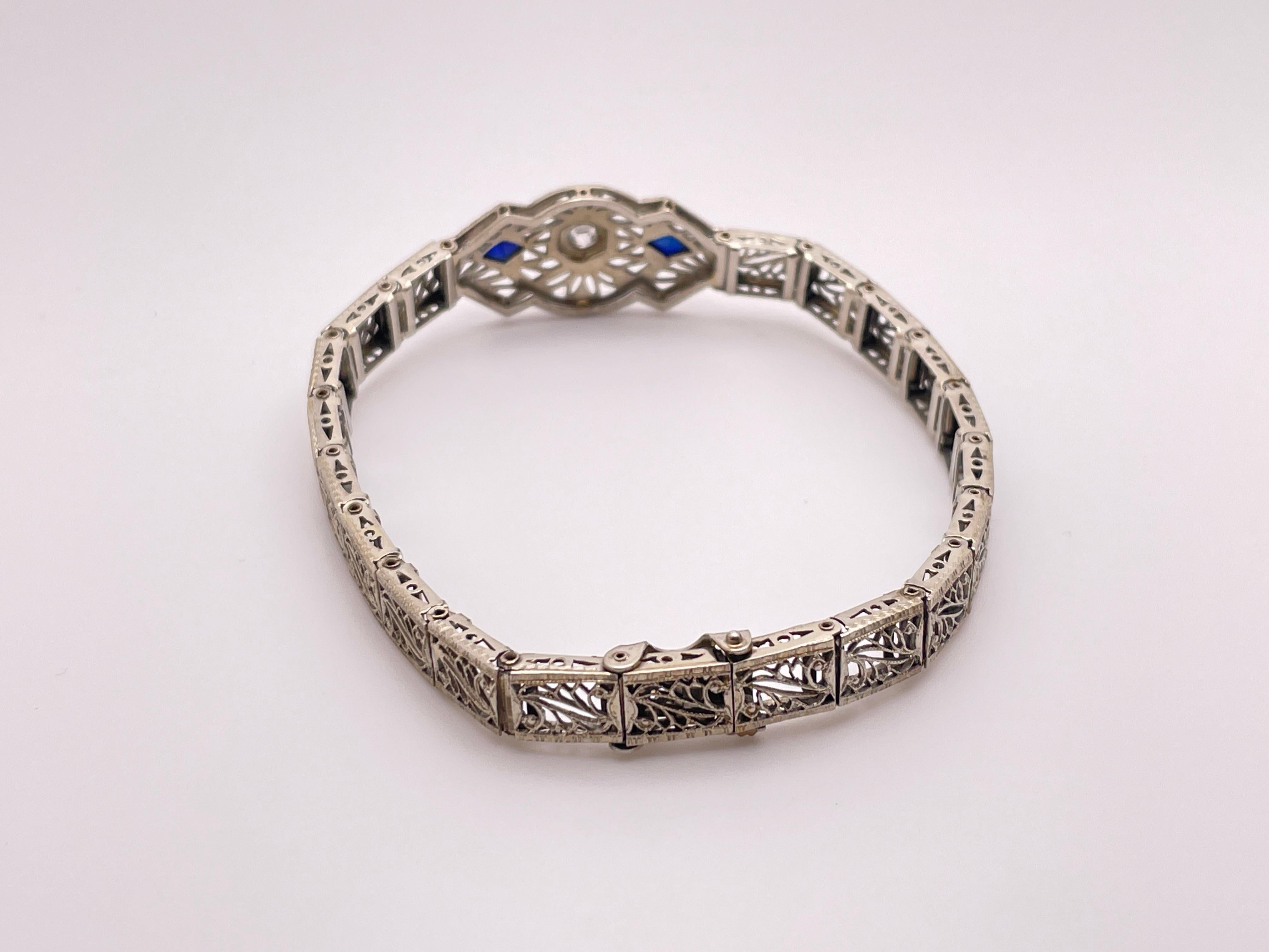Bracciale Art Deco in oro bianco 18 carati con diamanti e zaffiri in filigrana in vendita 8