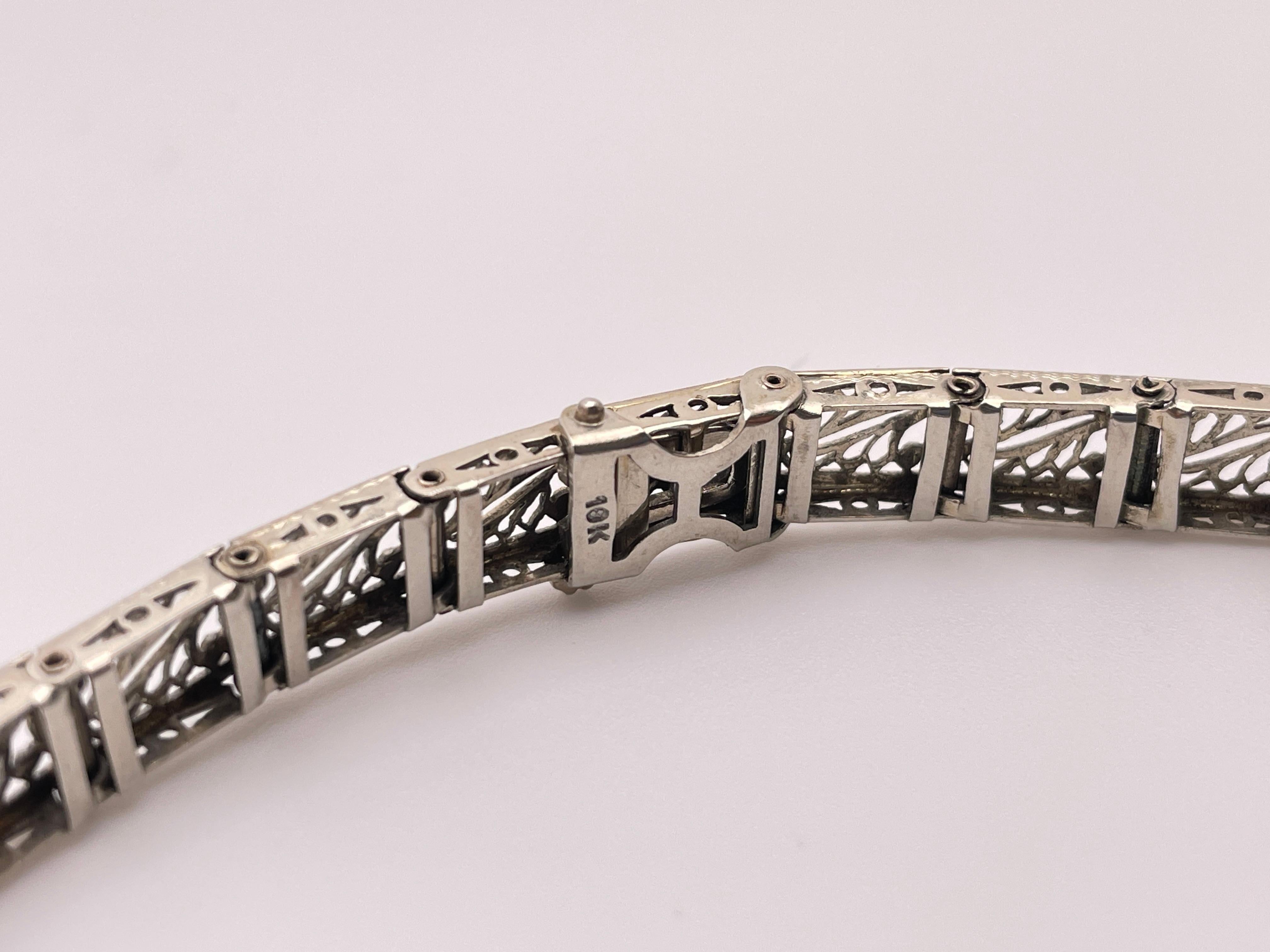 Bracciale Art Deco in oro bianco 18 carati con diamanti e zaffiri in filigrana in vendita 9