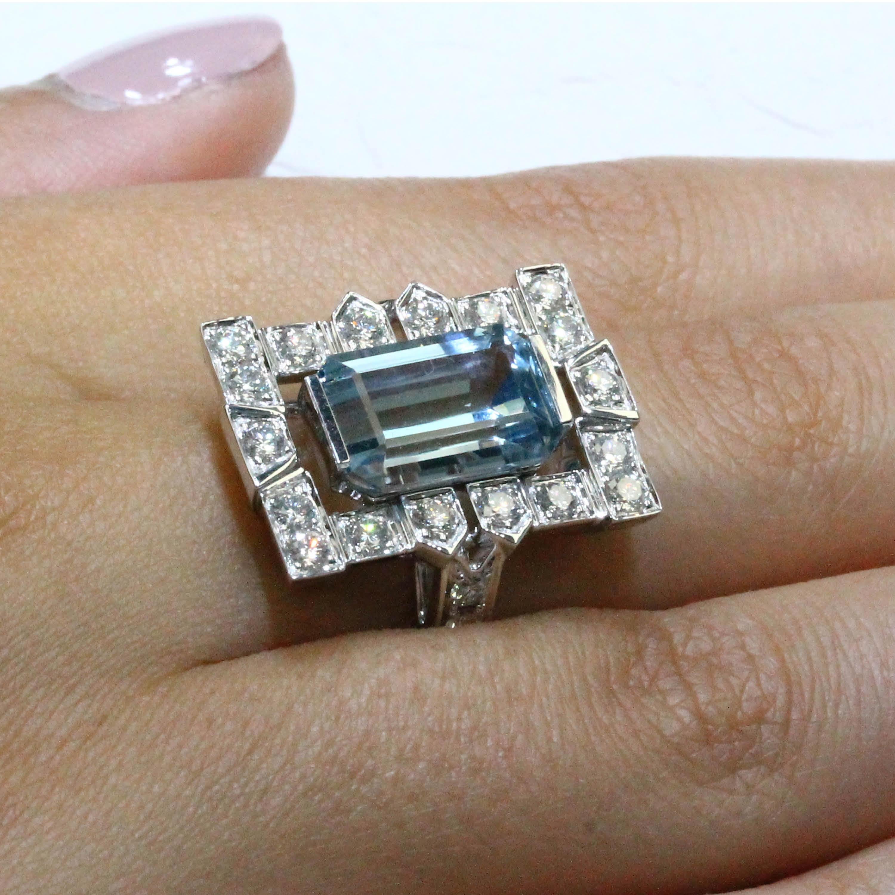 18K White Gold Art Deco Style Emerald-Cut Aquamarine Ring Diamonds 1.03 ct. In New Condition For Sale In Great Neck, NY