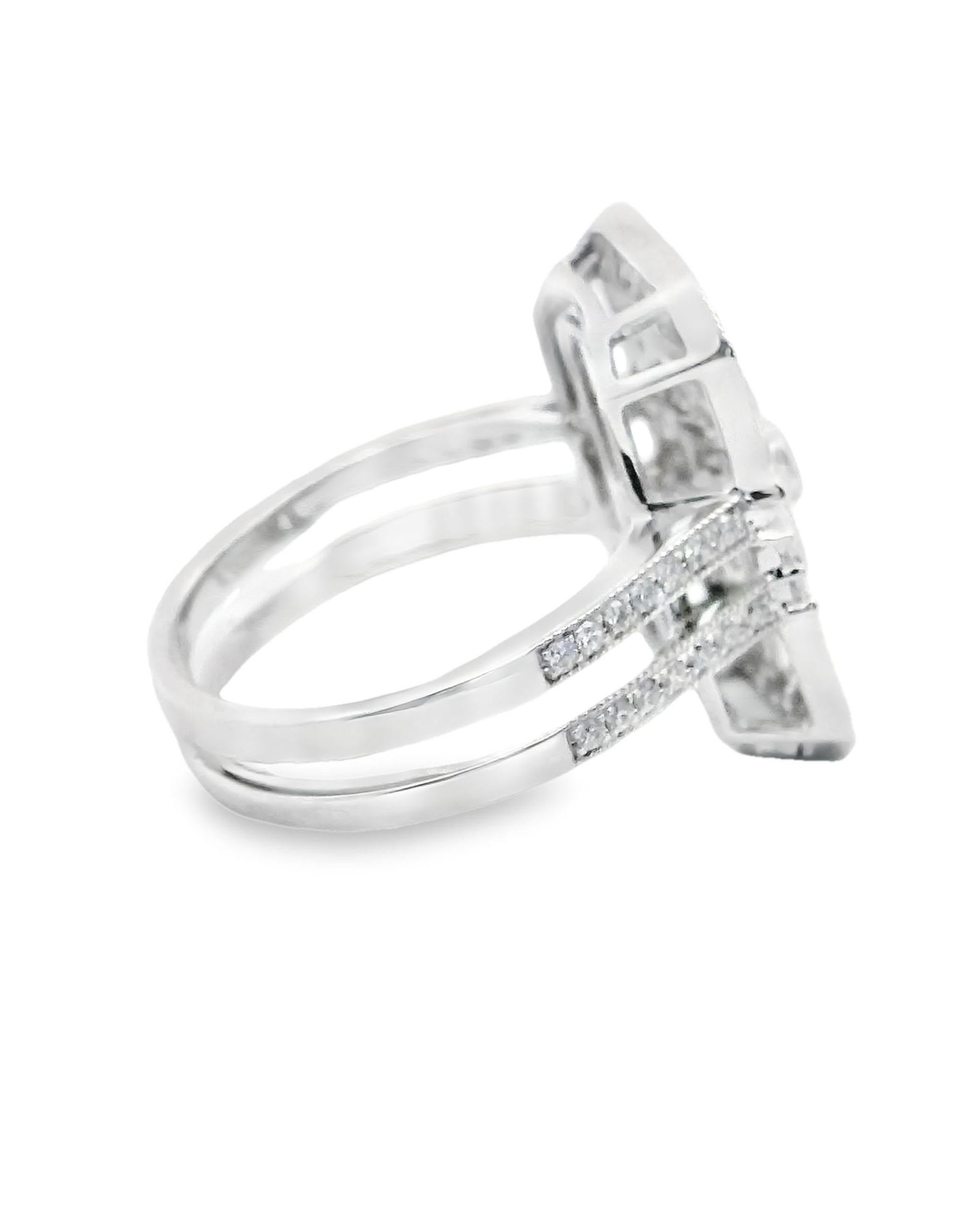 Round Cut 18K White Gold Art Deco Inspired Diamond Ring For Sale