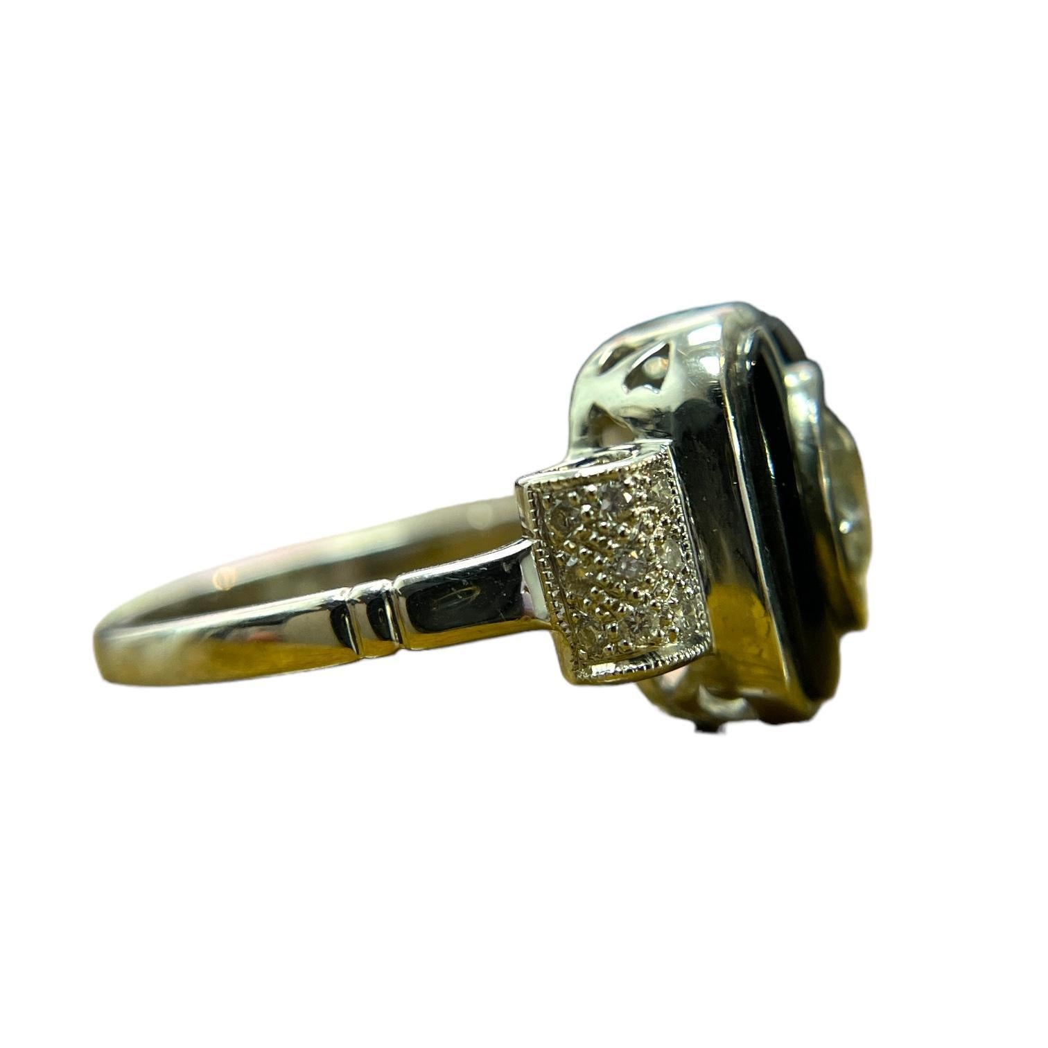 18K White Gold Art Deco GIA Certified Natural Diamond and Black Spinel Ring In Excellent Condition For Sale In New York, NY