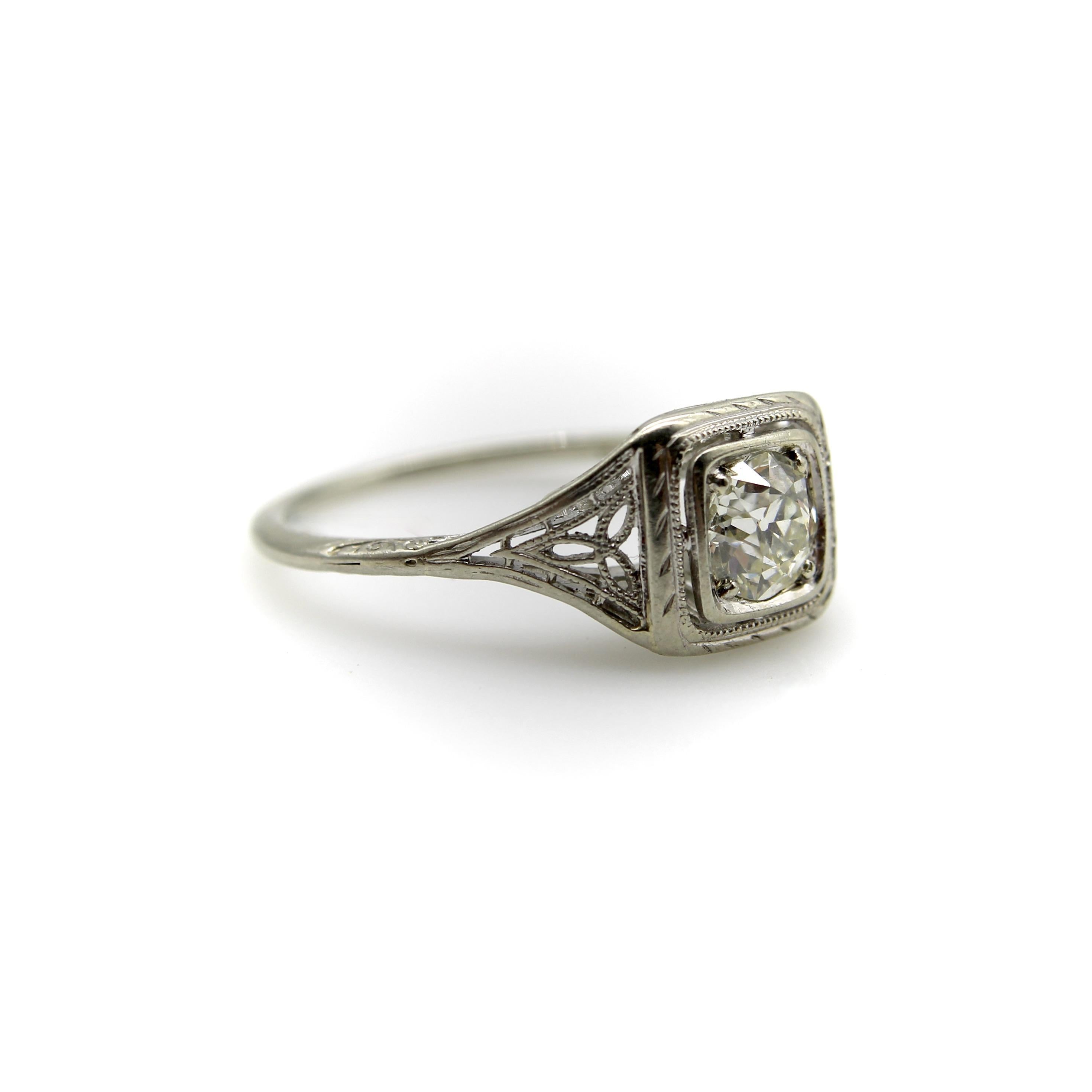 Taille vieille Europe Bague de fiançailles Art déco en or blanc 18 carats avec diamant taille européenne ancienne en vente
