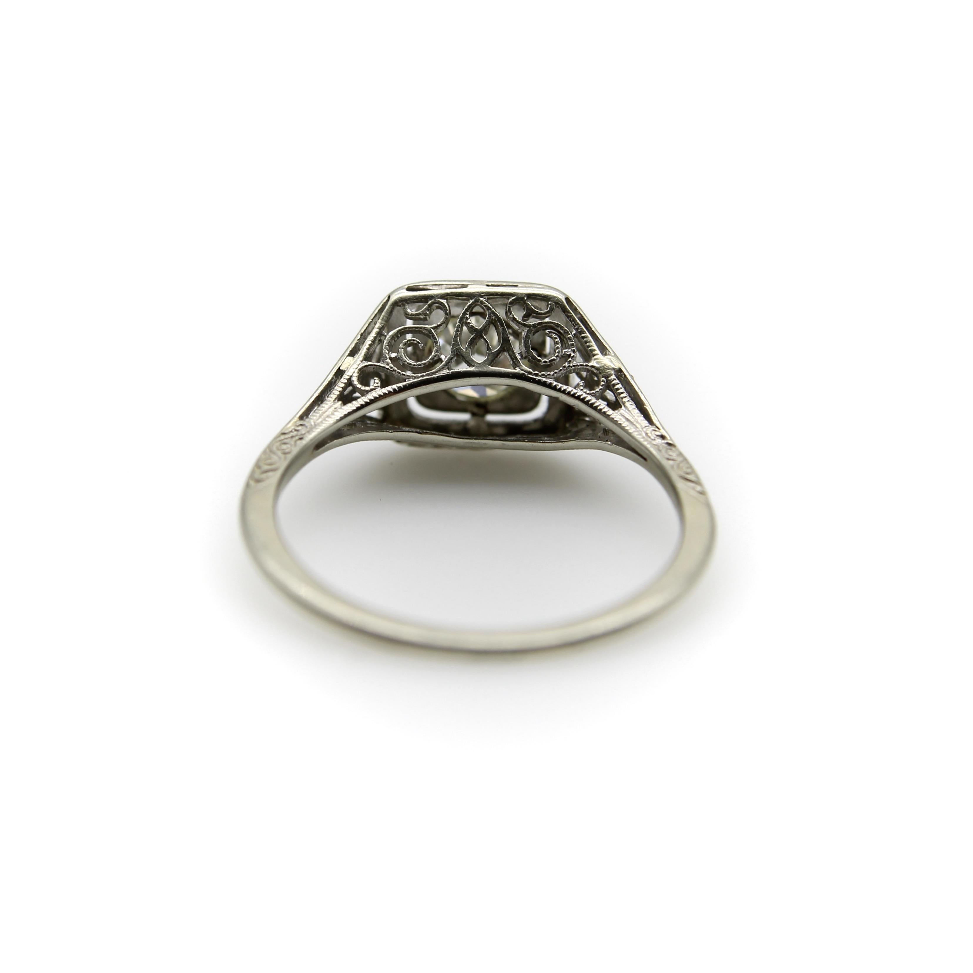 Bague de fiançailles Art déco en or blanc 18 carats avec diamant taille européenne ancienne en vente 2