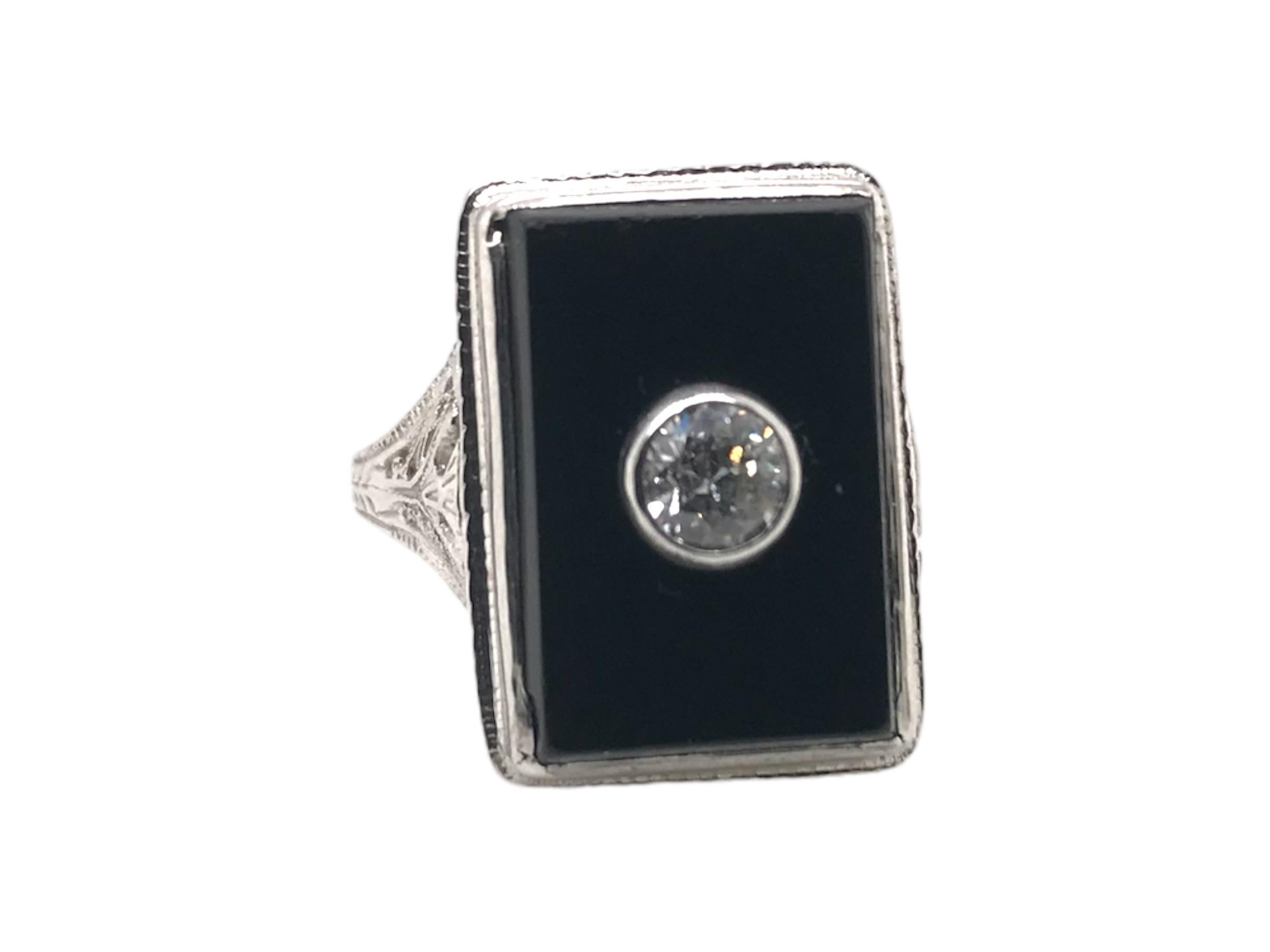 18 Karat Weißgold Art Deco Onyx & Diamant Cocktail-Ring (Alteuropäischer Schliff) im Angebot