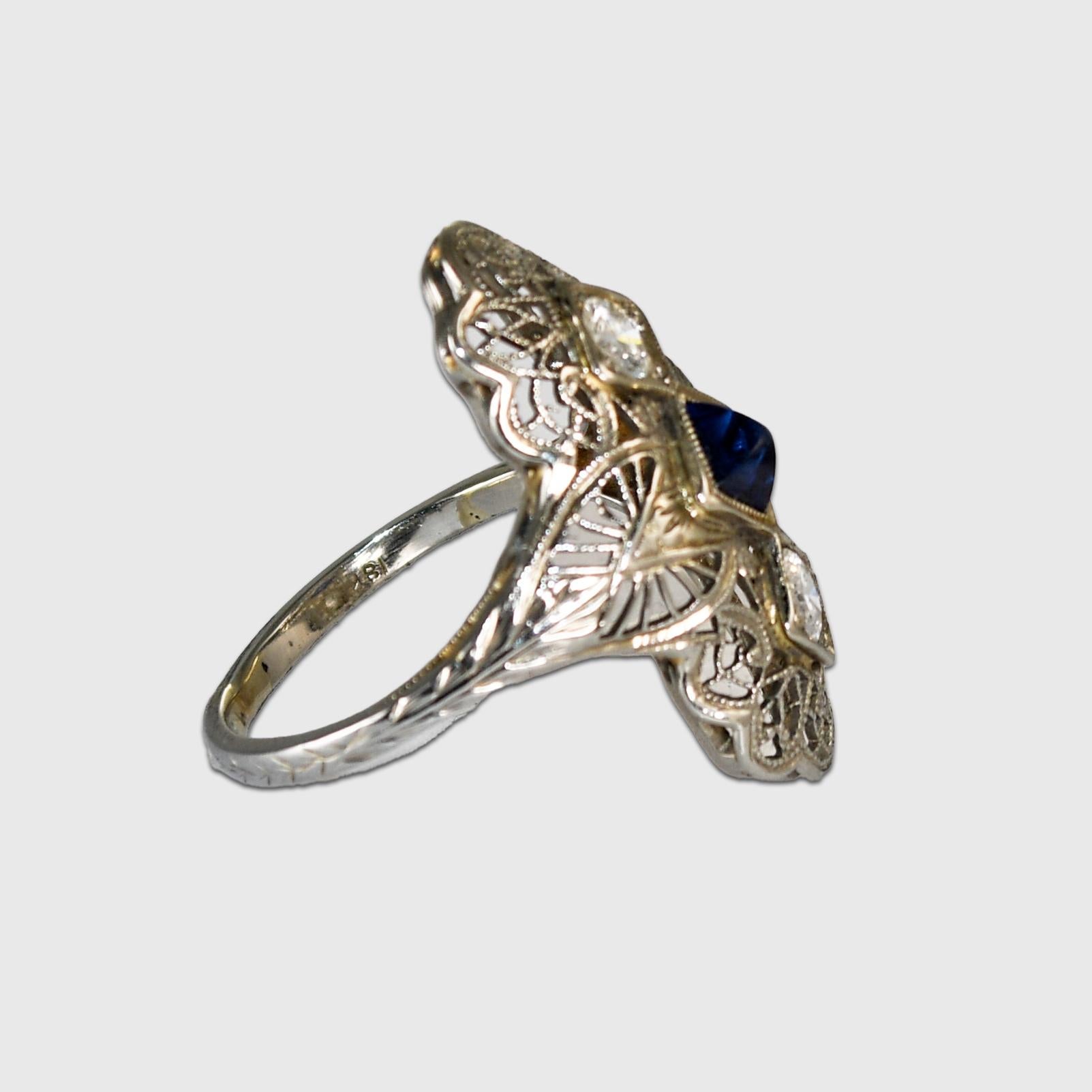 Round Cut 18K White Gold Art Deco Sapphire & Diamond Ring For Sale