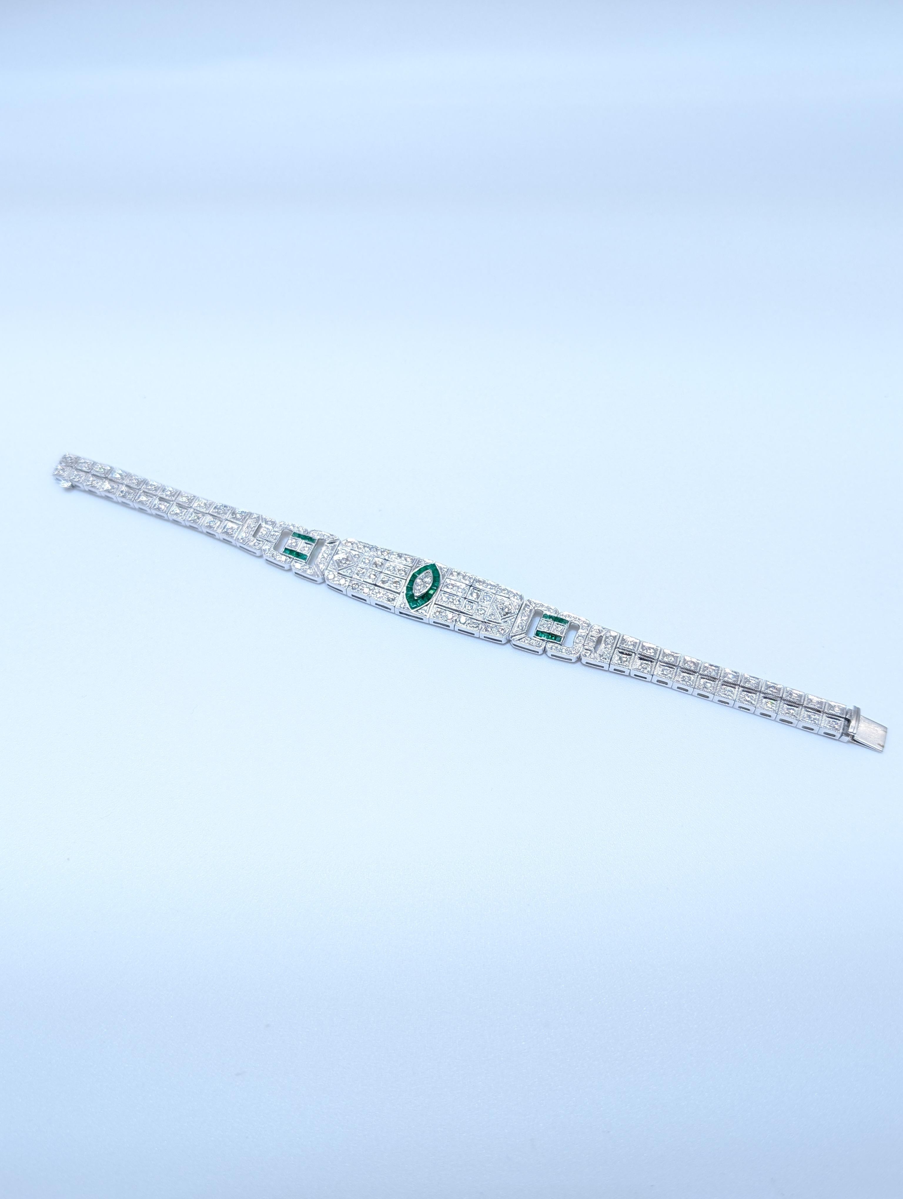 Pulsera Estilo Art Decó de Oro Blanco de 18k con Esmeraldas y Diamantes en venta 2
