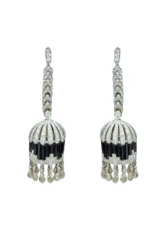 Orecchini con nappe in oro bianco 18 carati in stile Art Deco con onice e diamanti