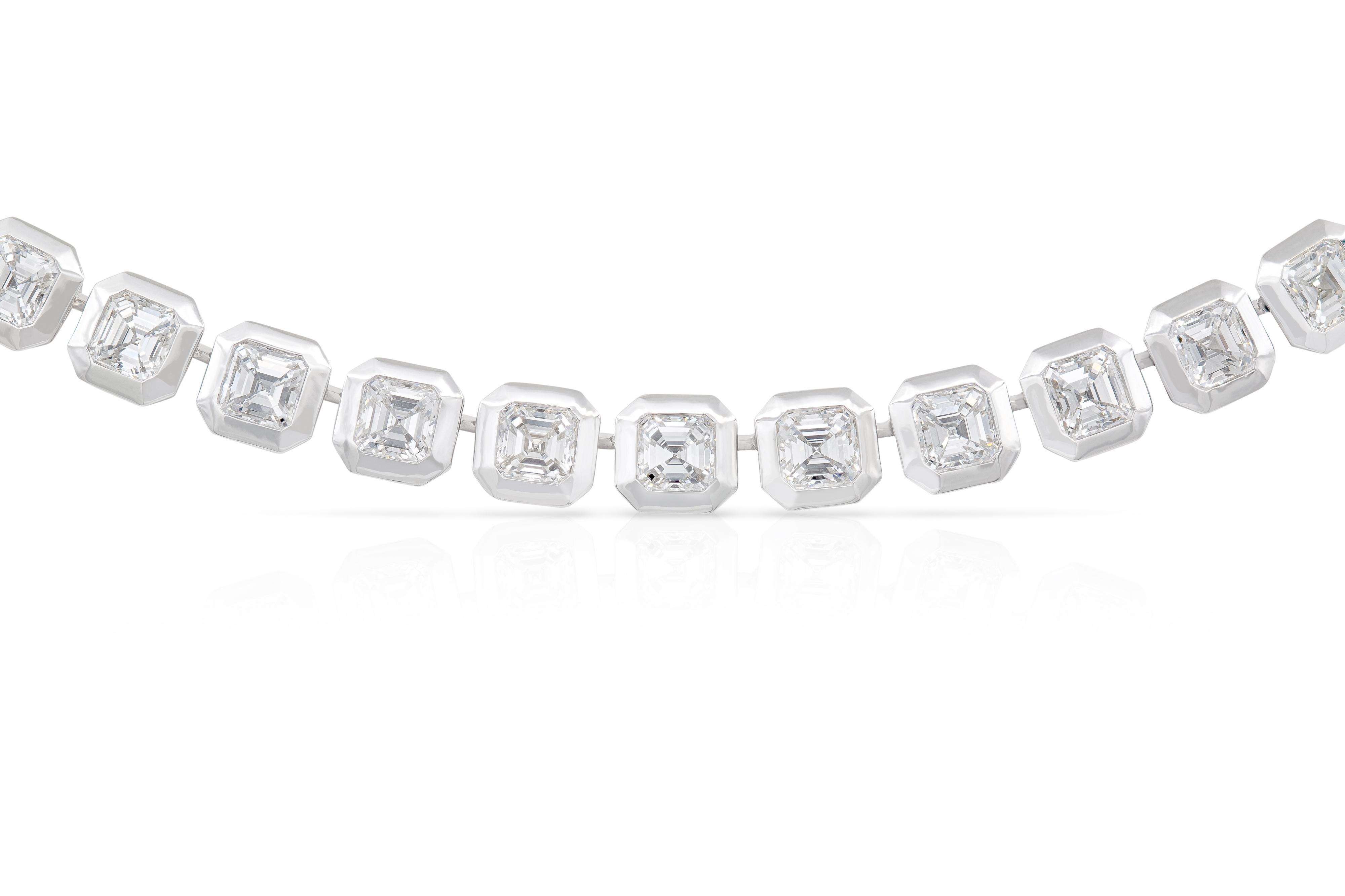 Collier en or blanc 18 carats avec 56 diamants Asscher naturels certifiés GIA de couleur D-E-F et de pureté VVS1-VS1 pesant au total 22,70 carats, 16 pouces.