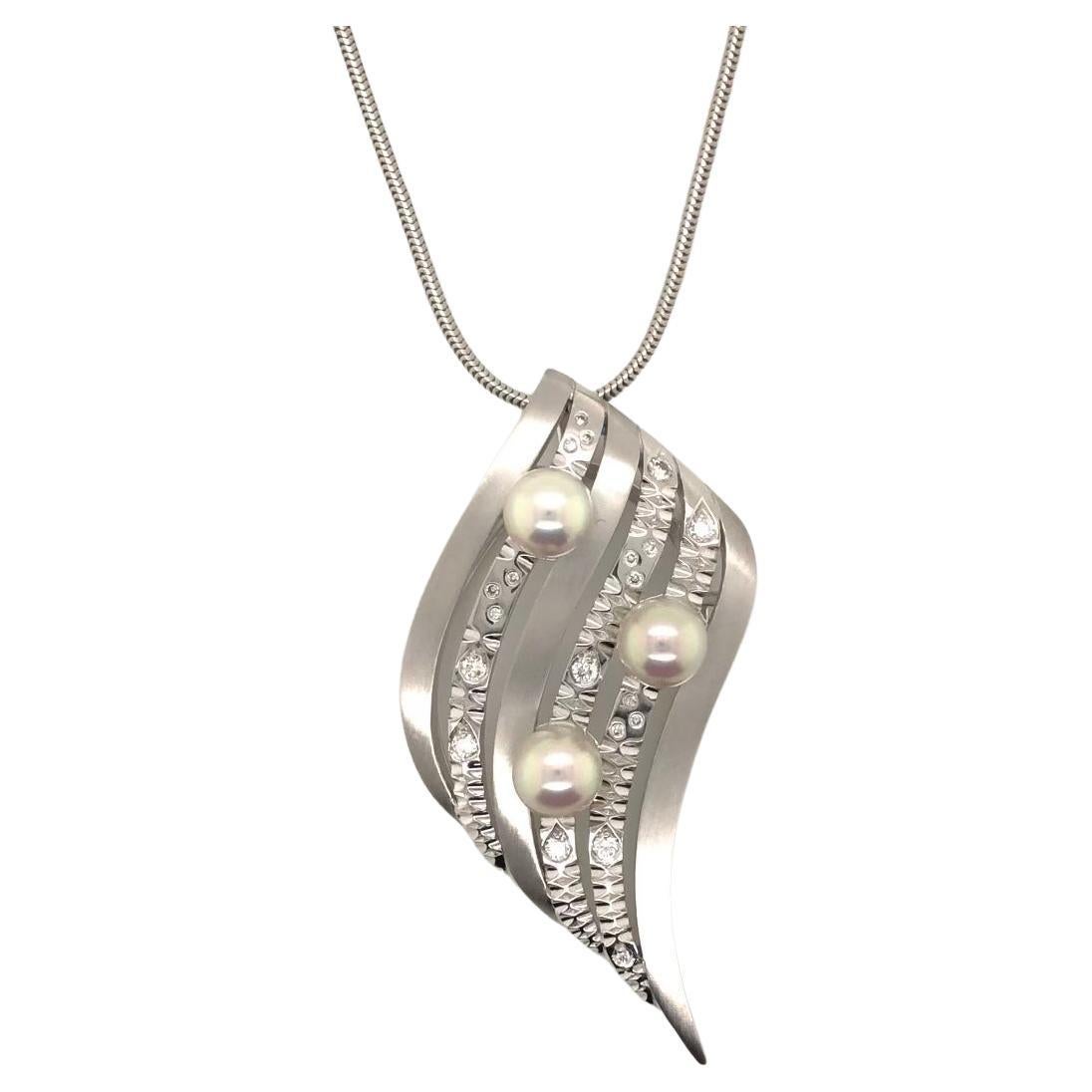 Art Deco Style 62.30 Carat Australian Pearl White Diamond 18 Karat Gold