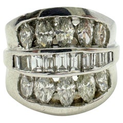 Breiter Bandring aus 18 Karat Weißgold mit Baguette- und Marquise-Schliff-Diamant