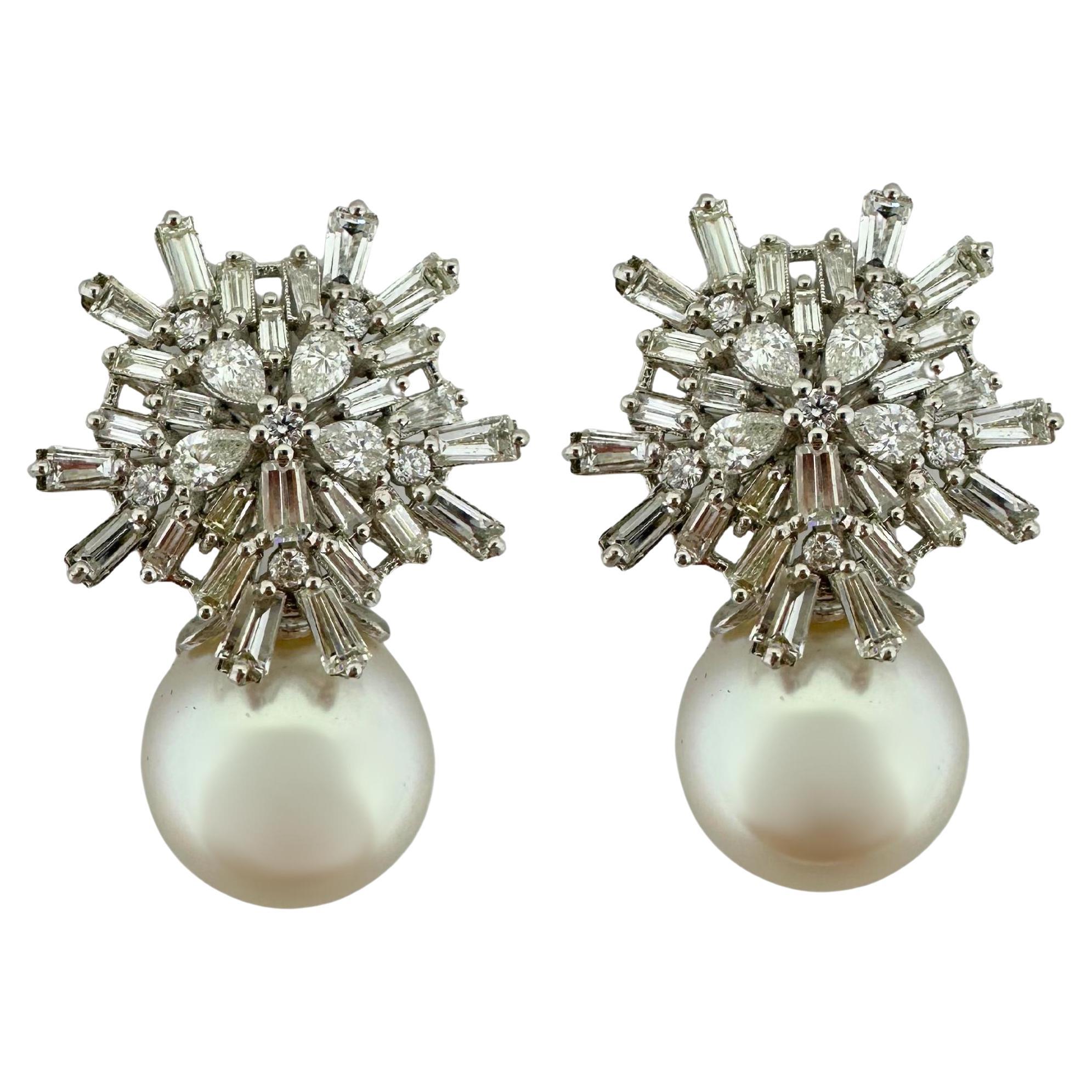 Boucles d'oreilles en or blanc 18 carats diamant taille baguette et poire et perle en vente