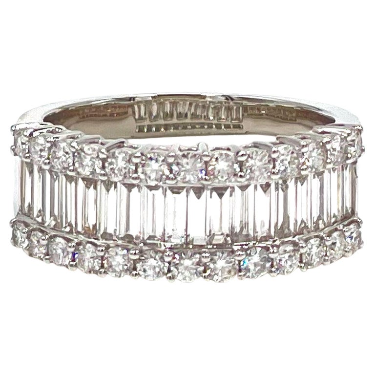 18ct White gold baguettes and round brilliant diamond ring