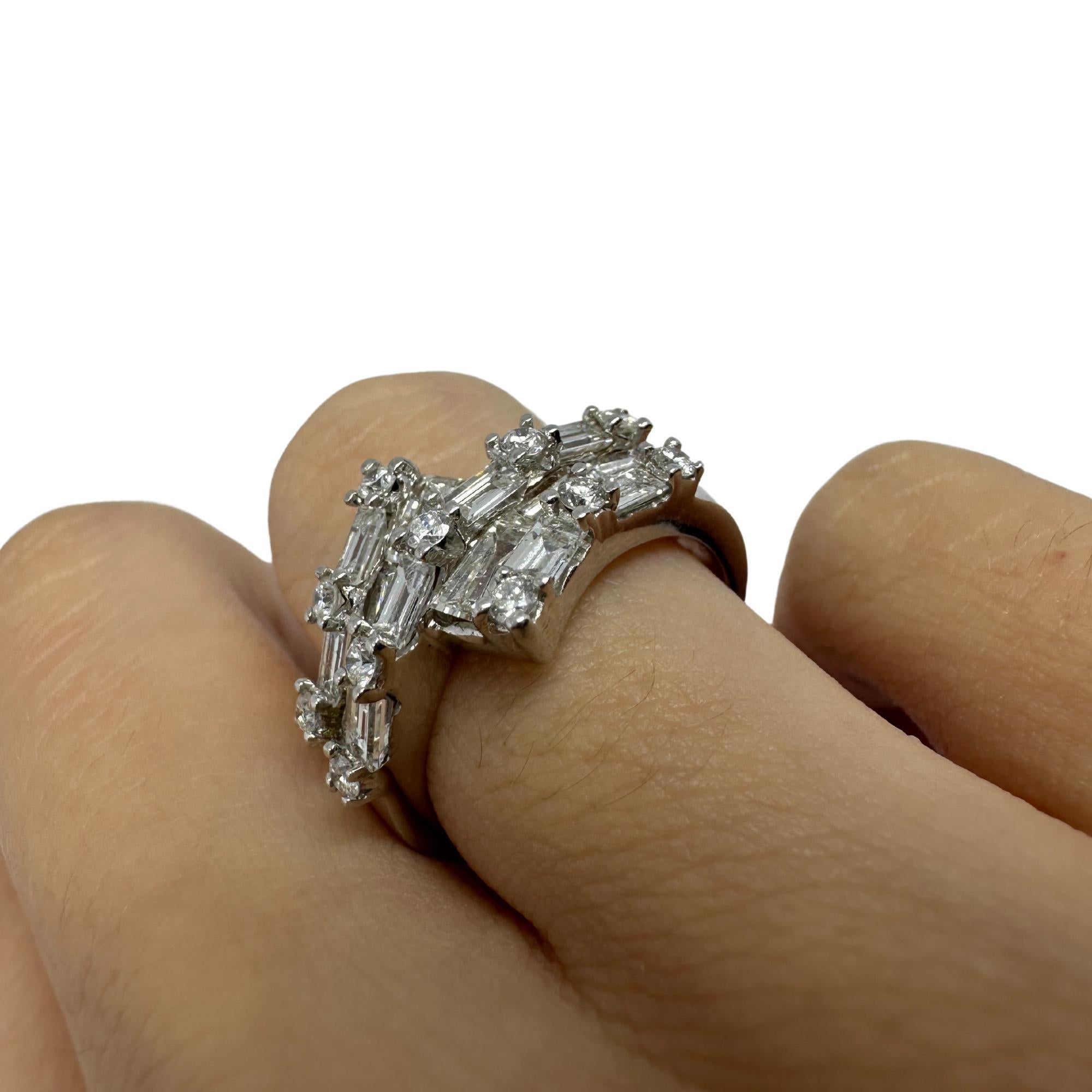 18K White Gold Baguette Cut Diamond Band Ring For Sale 3