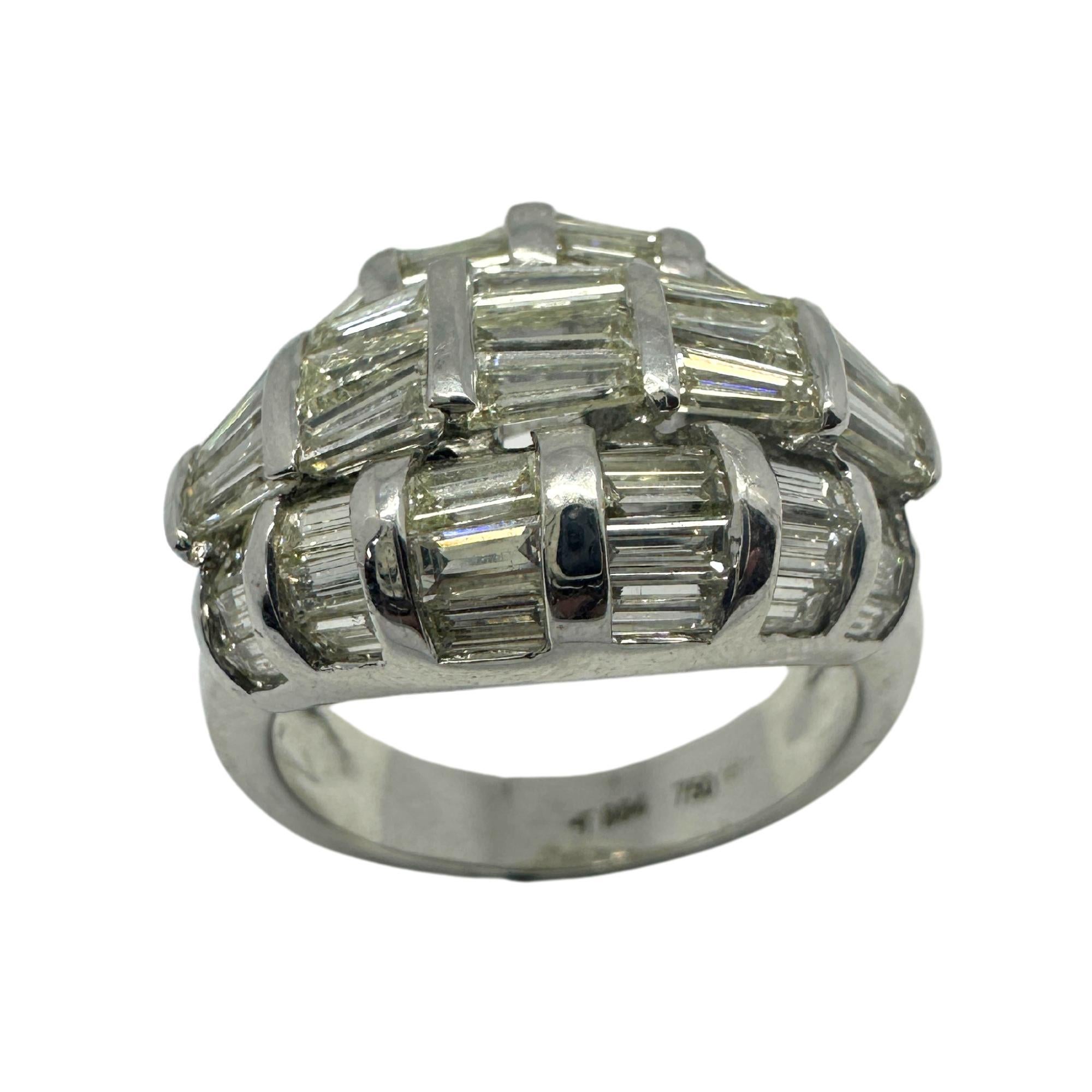 Women's 18k White Gold Baguette Cut Diamond Dome Ring For Sale
