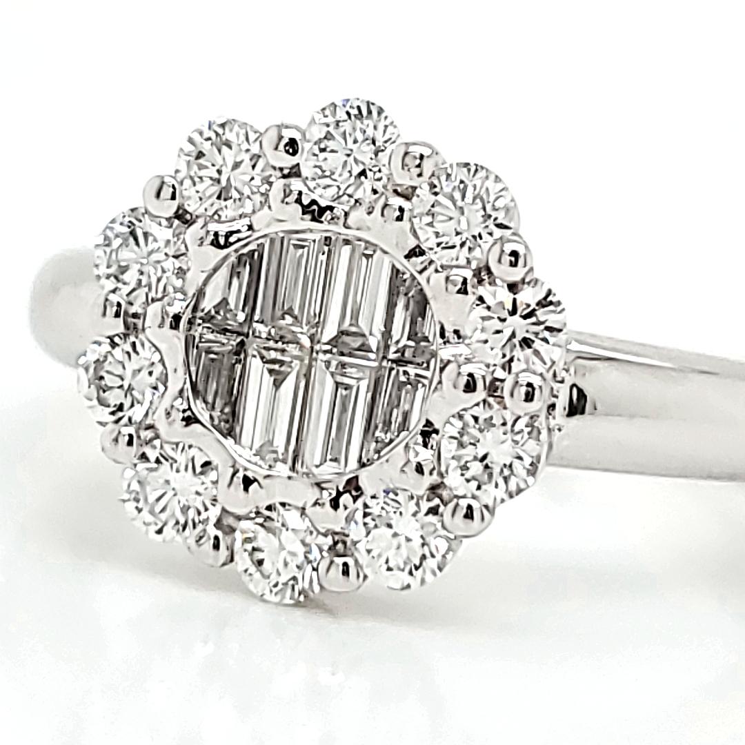 Contemporary 18k White Gold Baguette Diamond 0.86 Ctw Engagement Ring For Sale