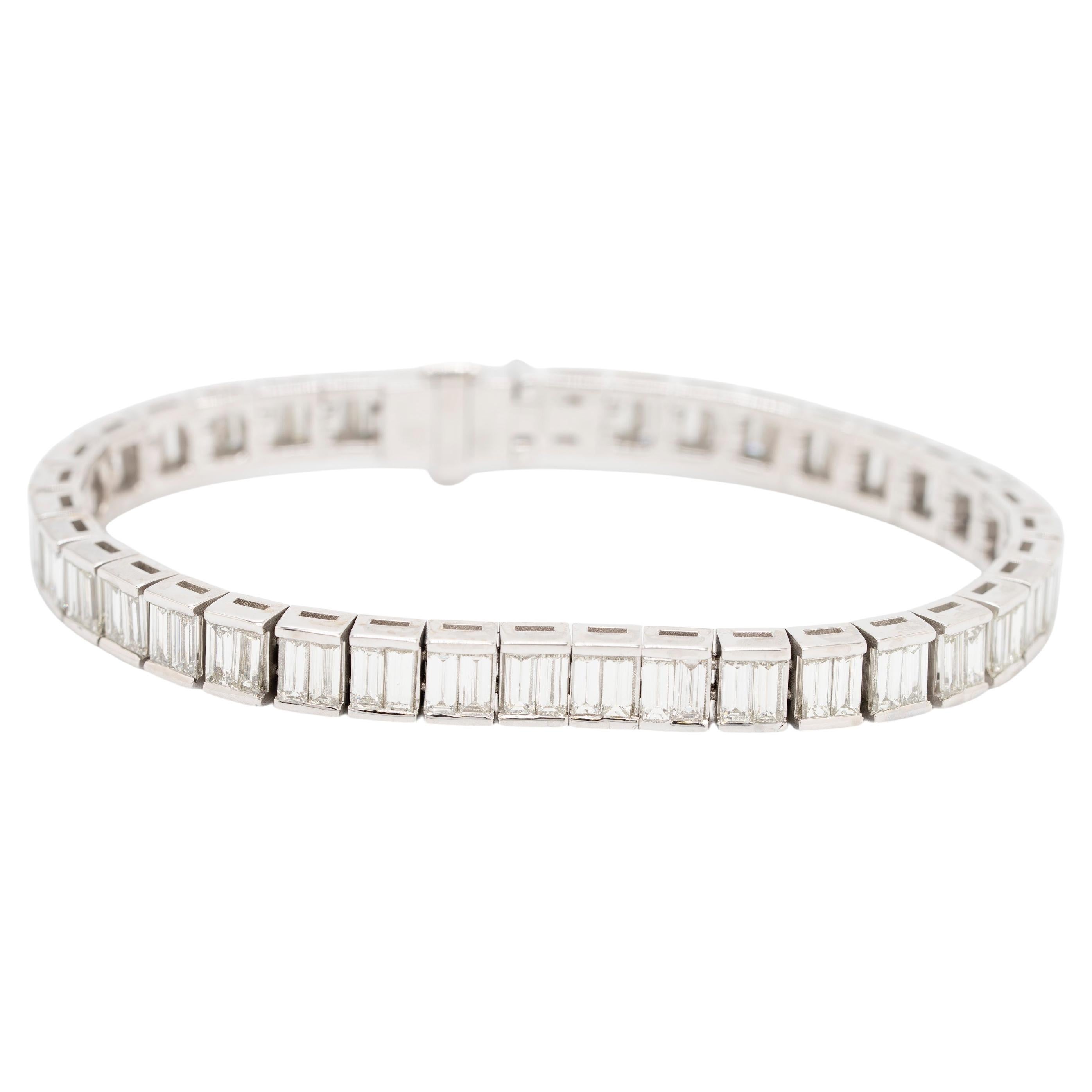 Bracelet en or blanc 18 carats avec diamants baguettes