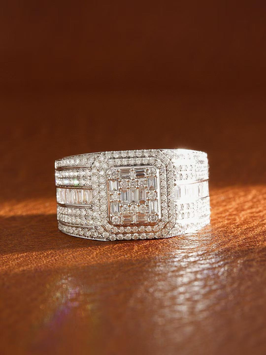 18K Weißgold Baguette Diamant Ring (Baguetteschliff) im Angebot
