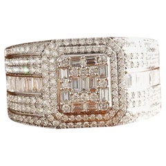 18K White Gold Baguette Diamond Ring