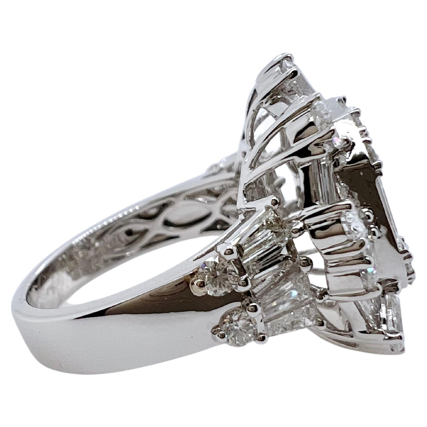 18 Karat Weißgold Baguette-Diamantring mit runder, birnenförmiger Ring (Baguetteschliff)