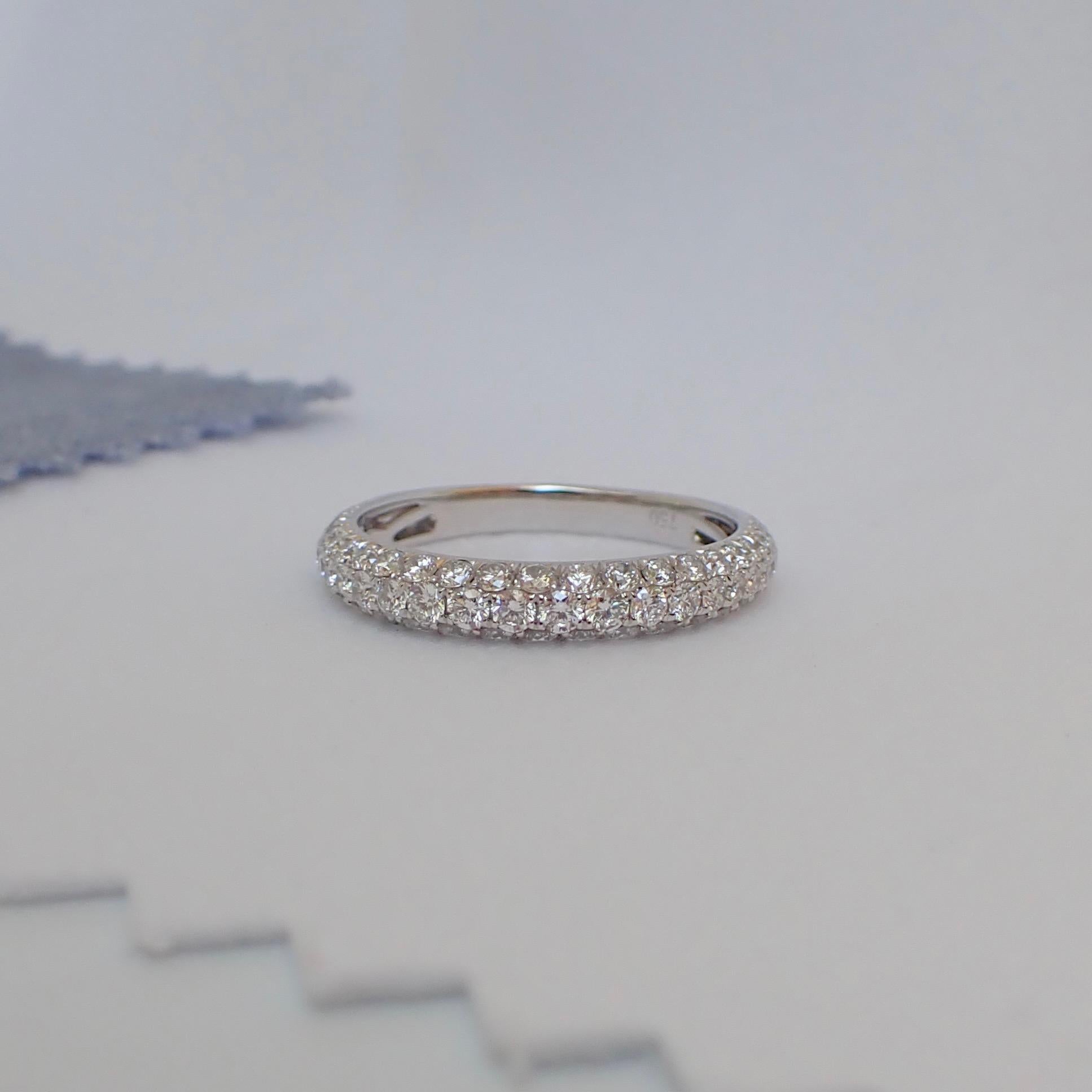 18K White Gold Band Ring with 0.98 carat of Diamond
