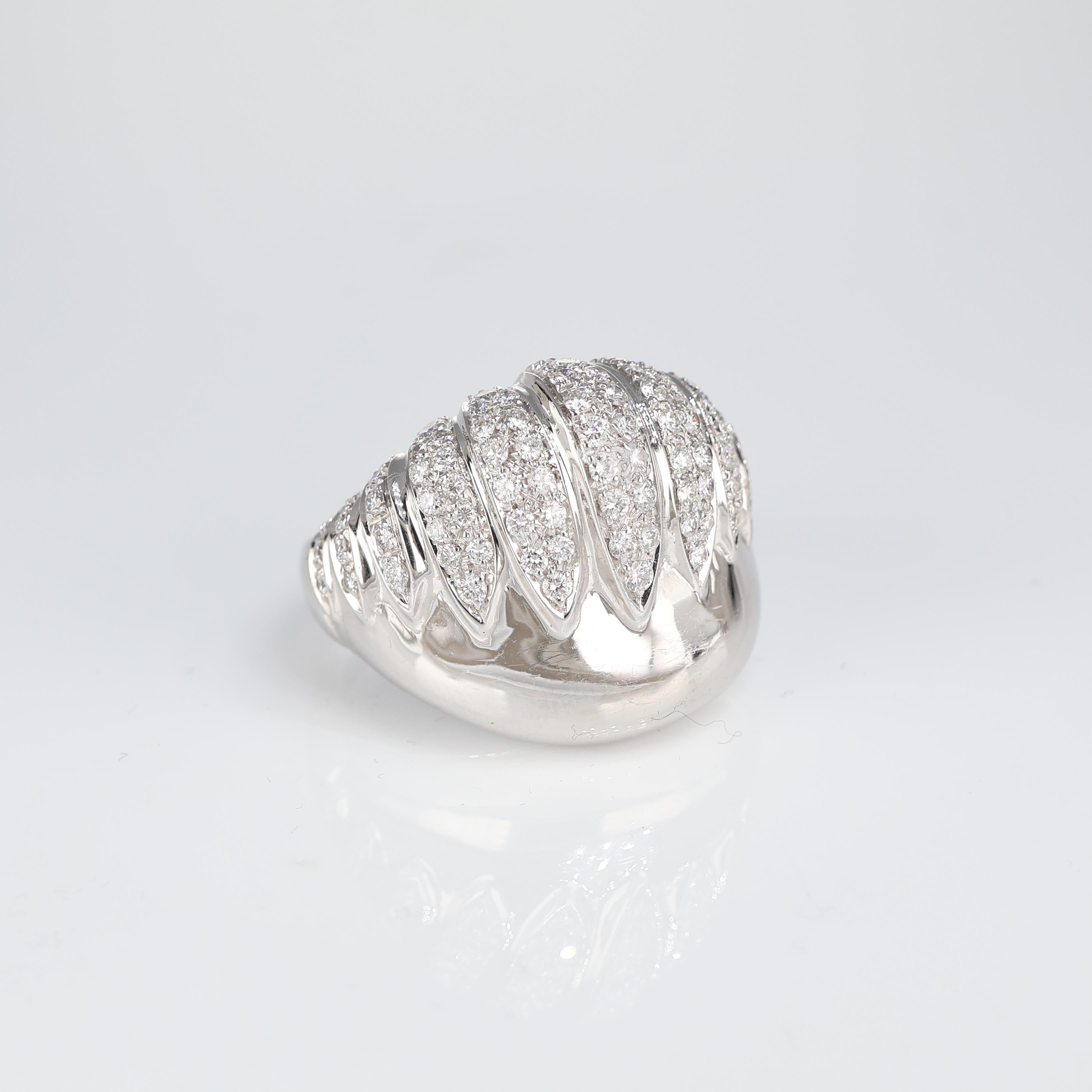 Brilliant Cut 18k White Gold Band Ring with Natural White Diamond 1.30 carats Pavé For Sale