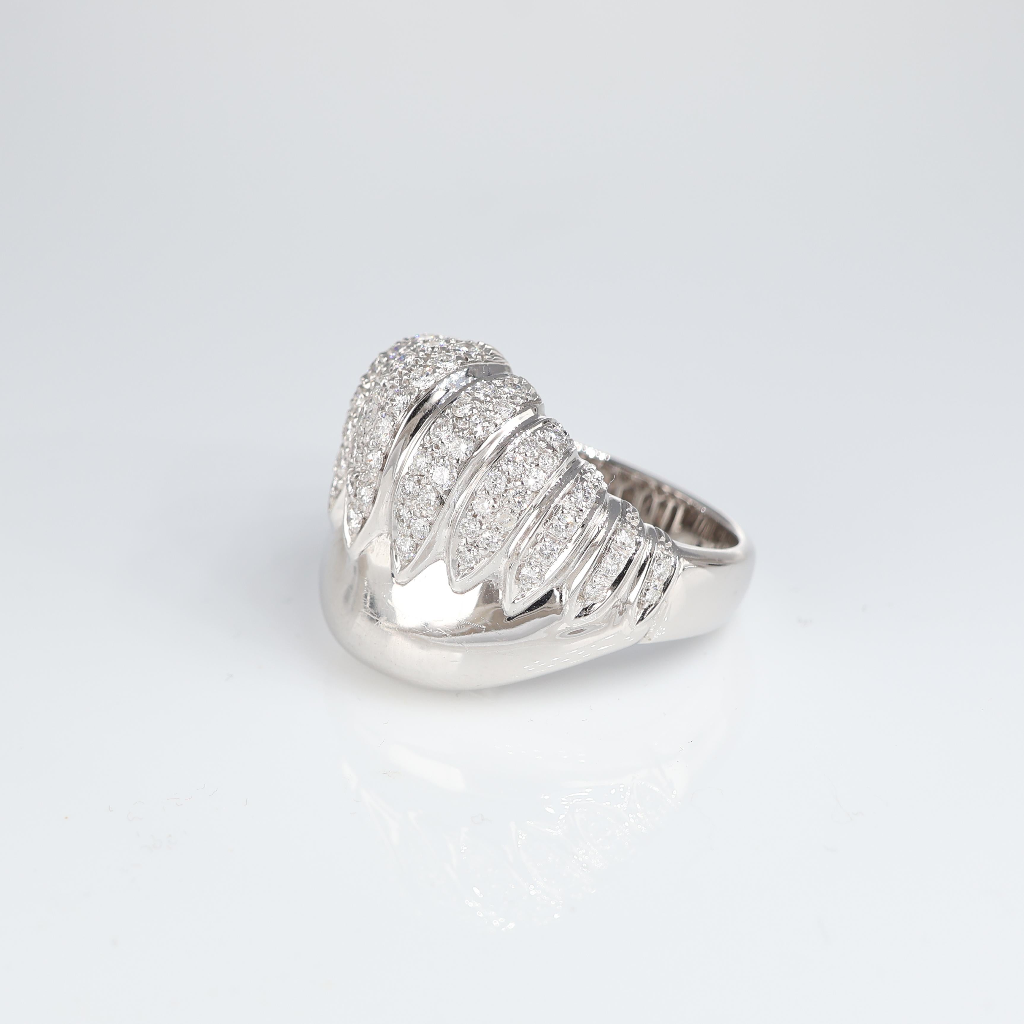 18k White Gold Band Ring with Natural White Diamond 1.30 carats Pavé In New Condition For Sale In Bergamo, BG