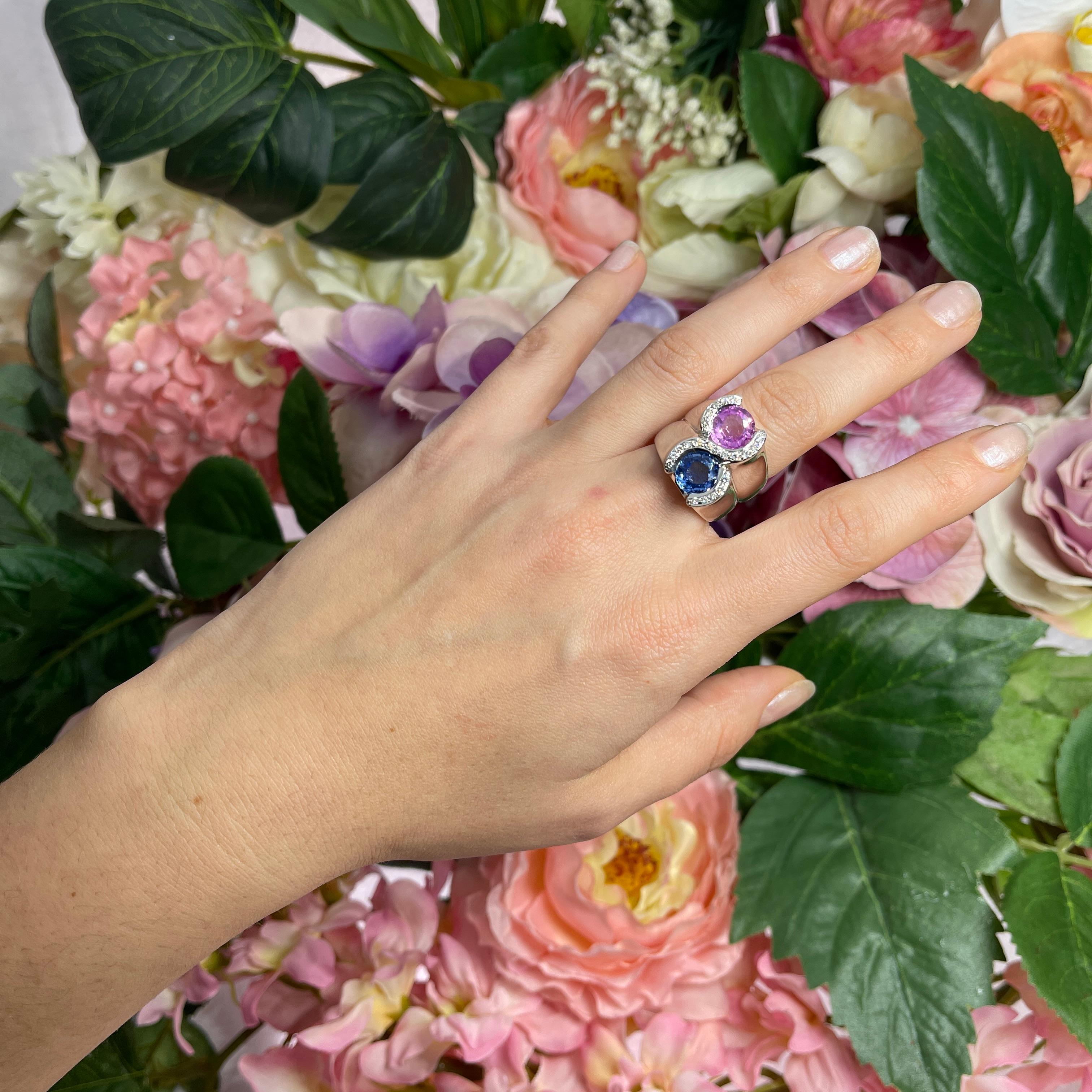 18K White Gold Band Ring with Pink and Blue Sapphires For Sale 1