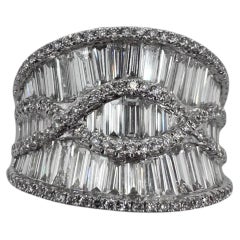 18K White Gold Band with Baguette and Round Diamonds. (Size 6.50)