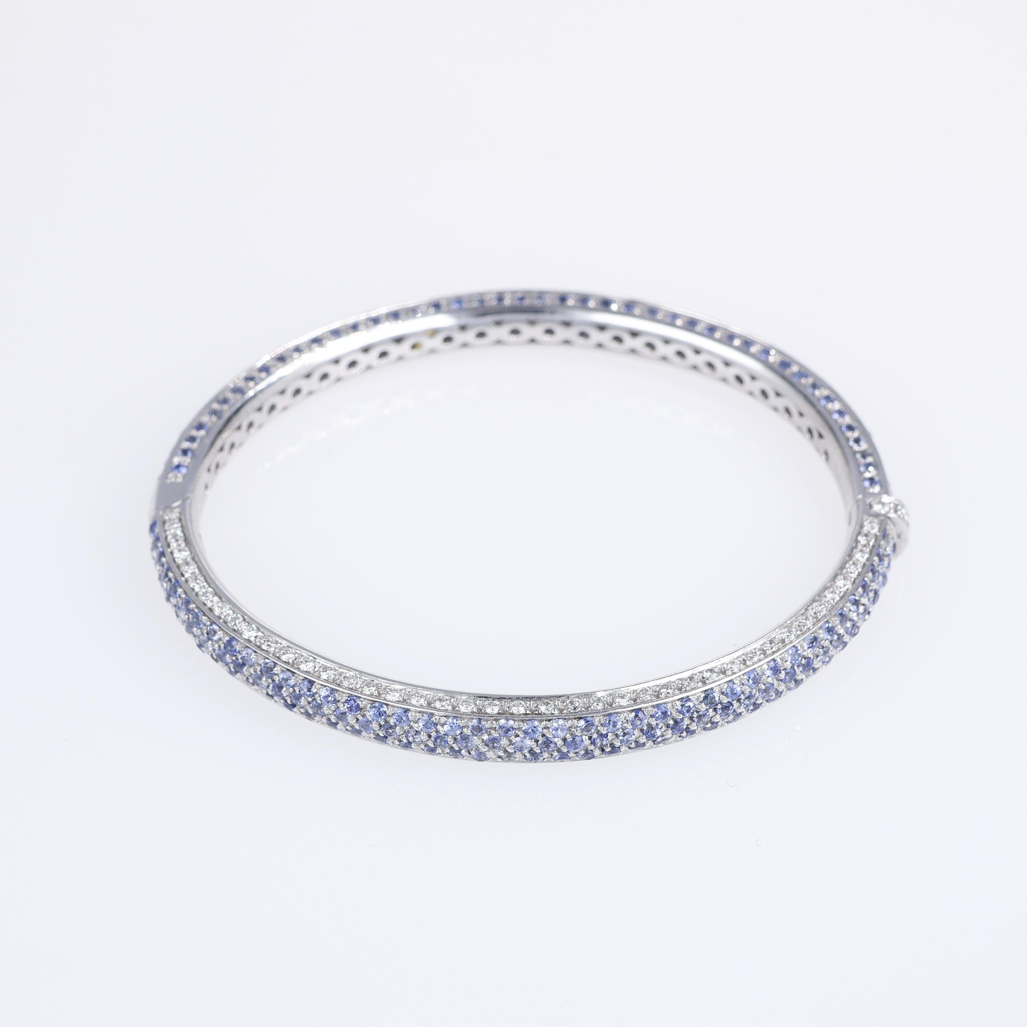 18K White Gold Bangle Bracelet with Diamonds and Blue Sapphires For Sale 1