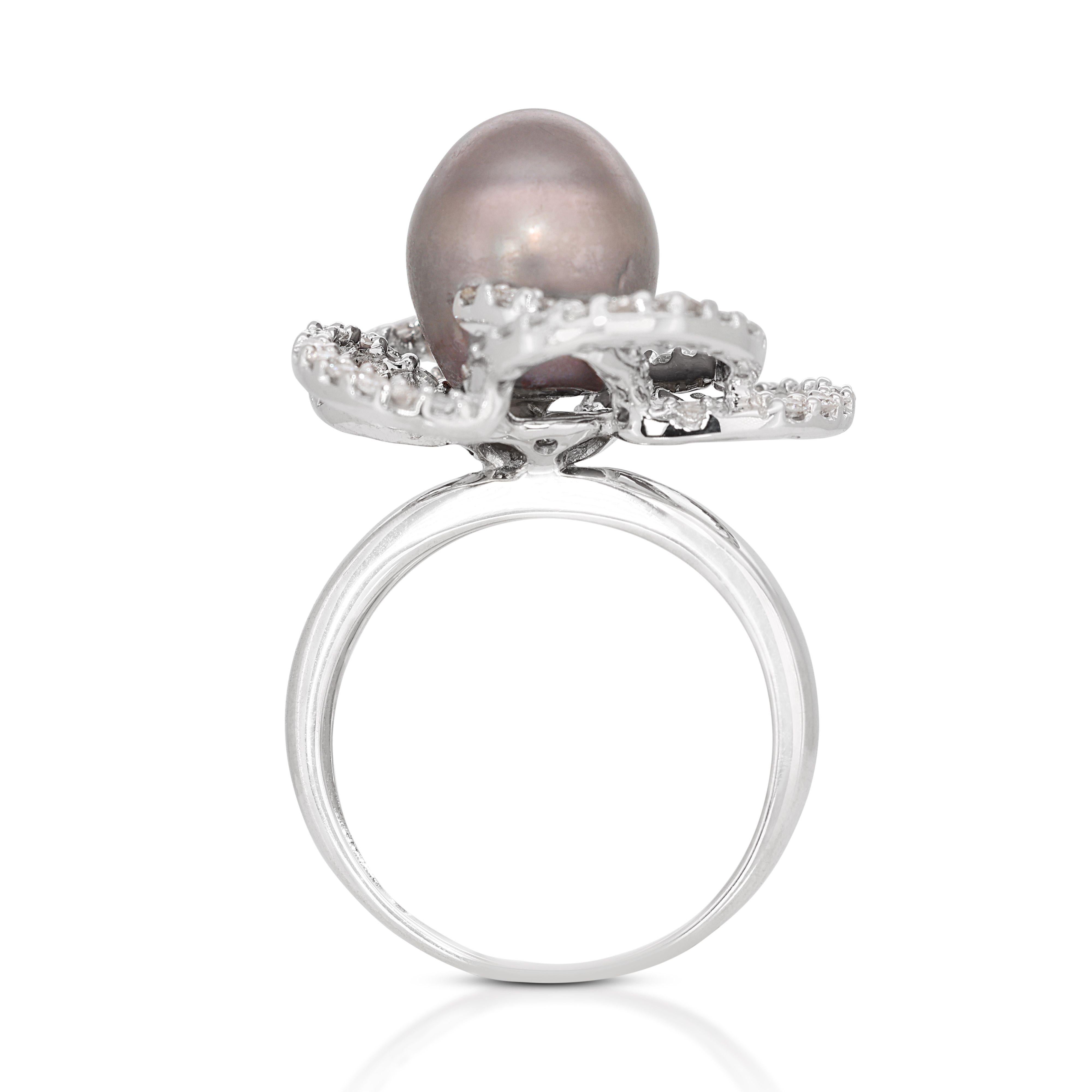 Women's 18K White Gold Beauty with 0.60ct Diamonds and Pearl Ring For Sale