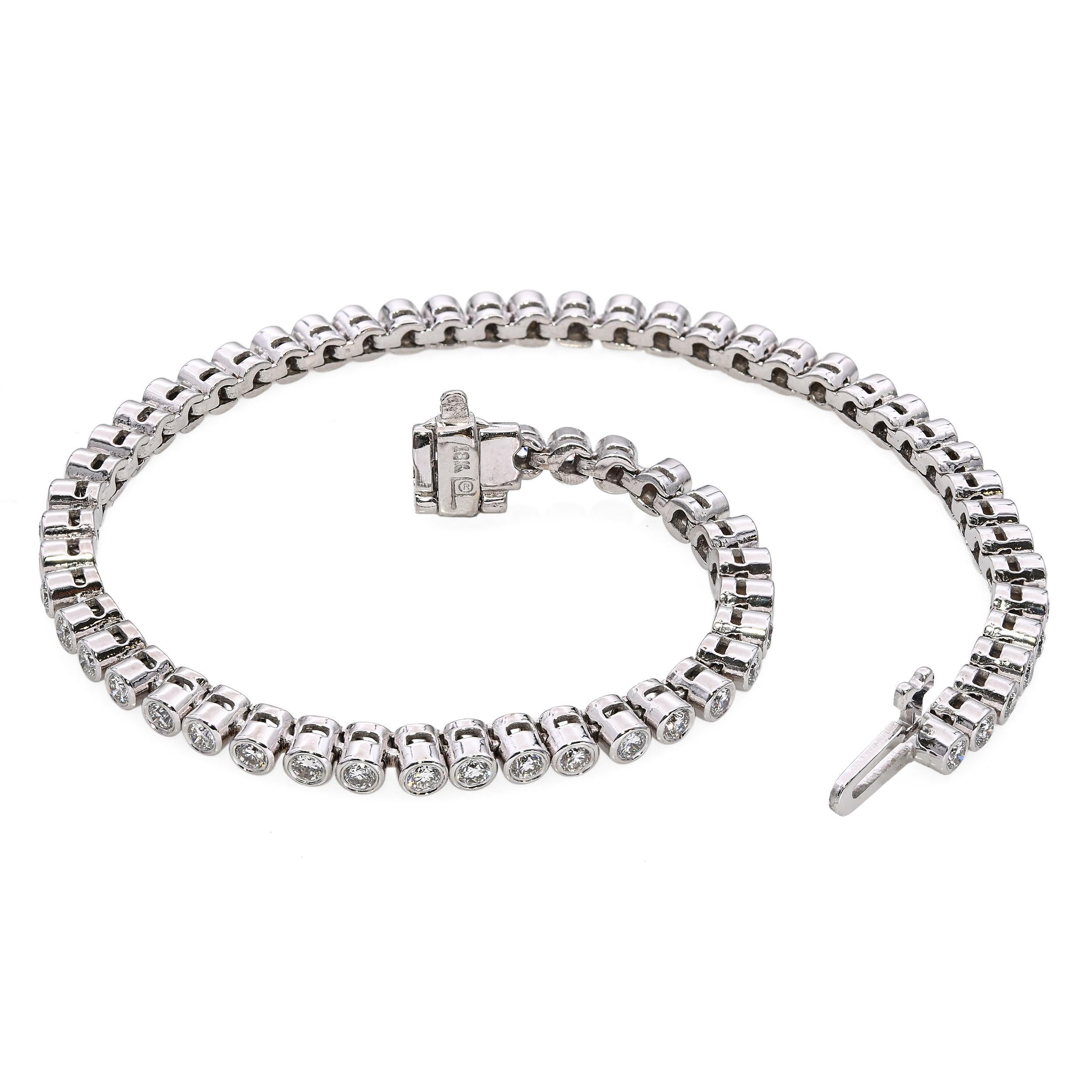 Brazalete de tenis de oro blanco de 18 quilates con bisel engastado y 1,28 qt de diamantes Corte redondo en venta