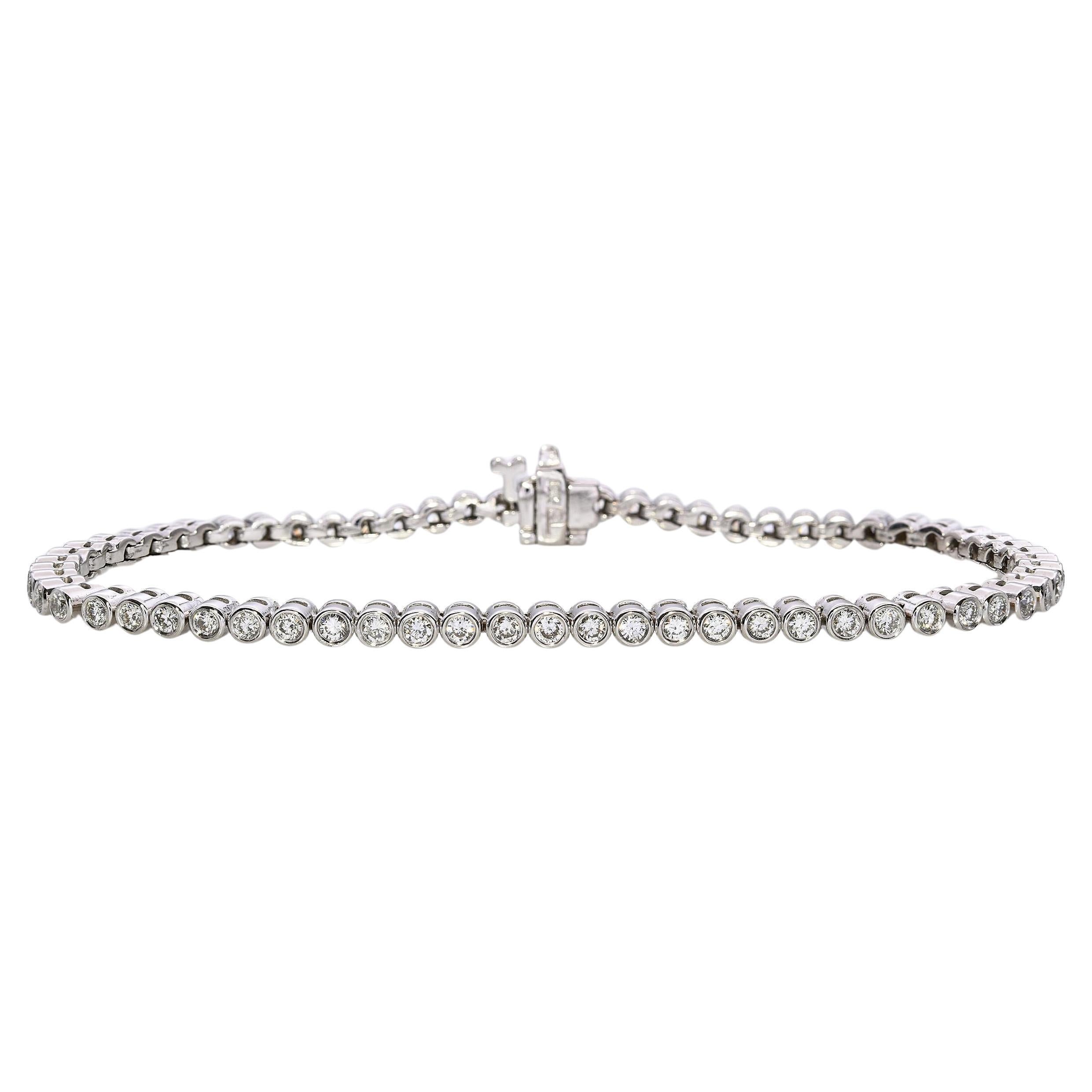Brazalete de tenis de oro blanco de 18 quilates con bisel engastado y 1,28 qt de diamantes en venta