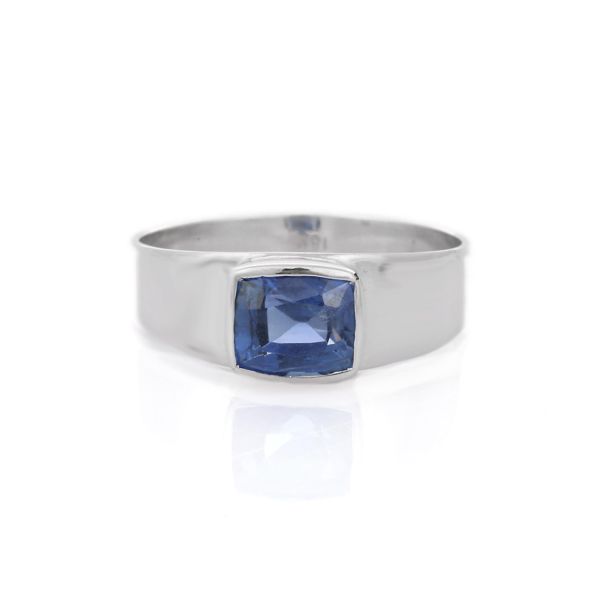For Sale:  Faceted Natural Blue Sapphire Gemstone Ring 18k Solid White Gold Unisex Ring 4