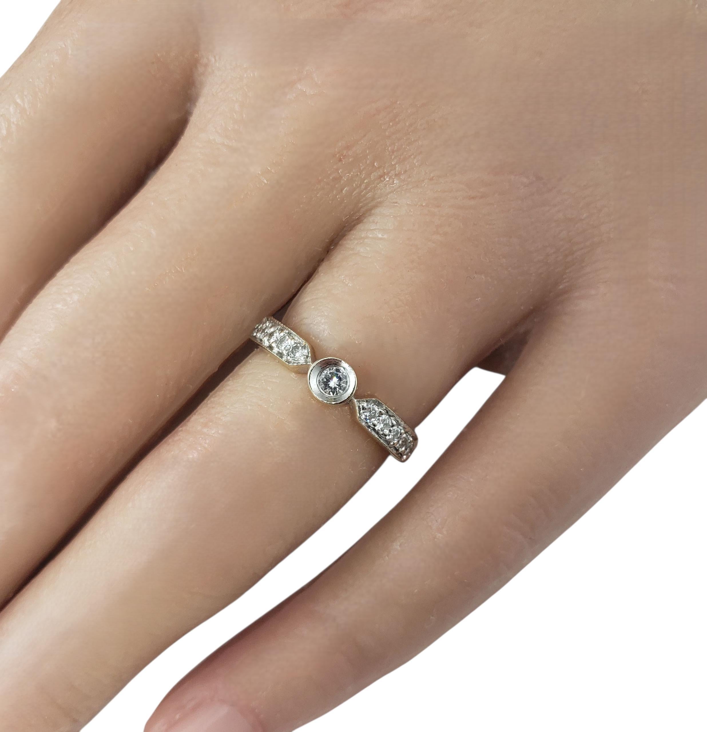 Donna Anello con diamante incastonato in oro bianco 18K misura 5,5 #23462 in vendita