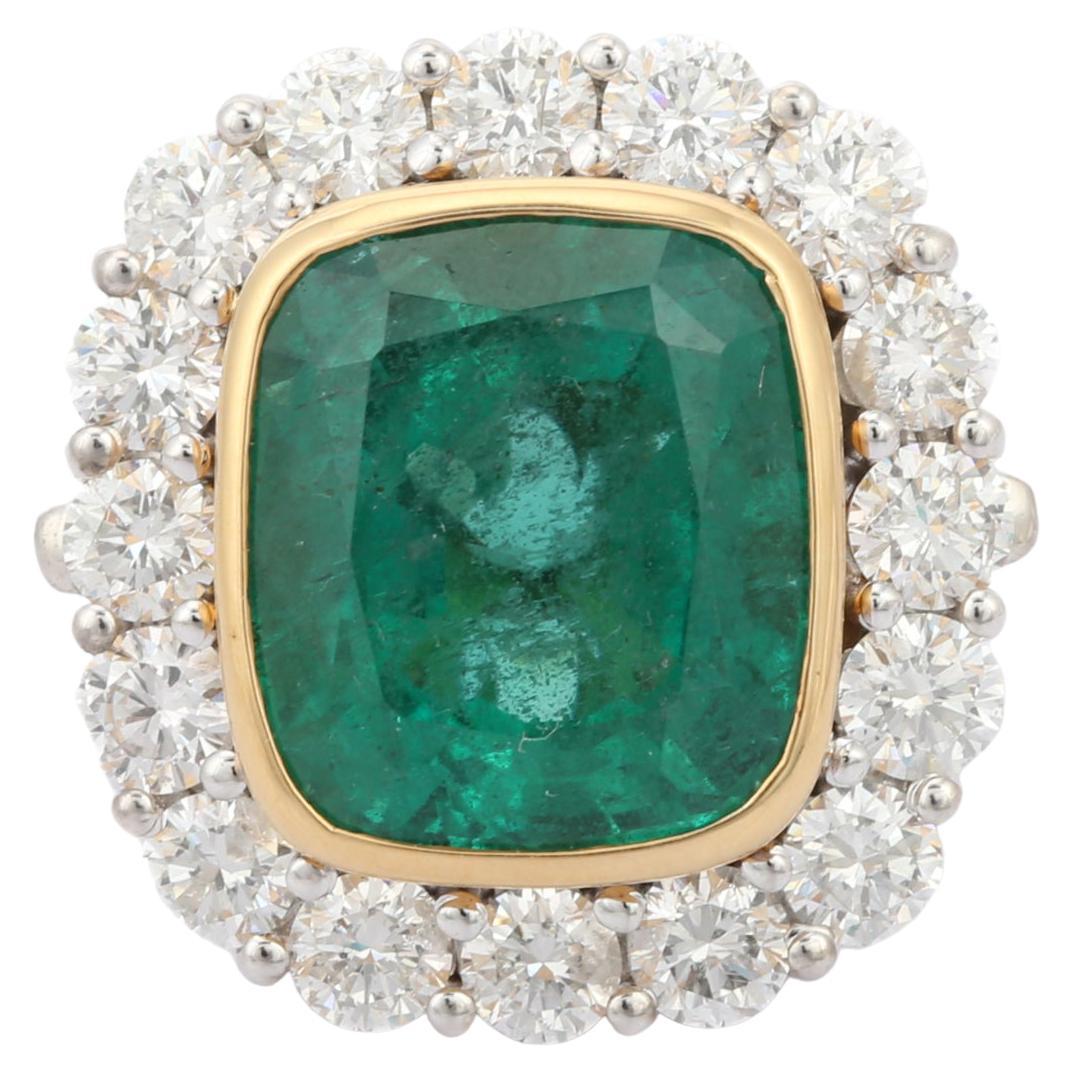 18K White Gold Big Emerald Diamond Ring